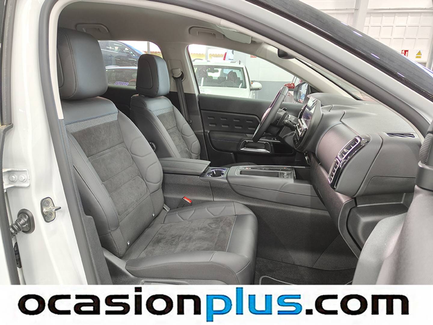 Foto Citroën C5 Aircross Citroen C5 Aircross PureTech 130 S&S Shine Pack EAT8 (131 CV)