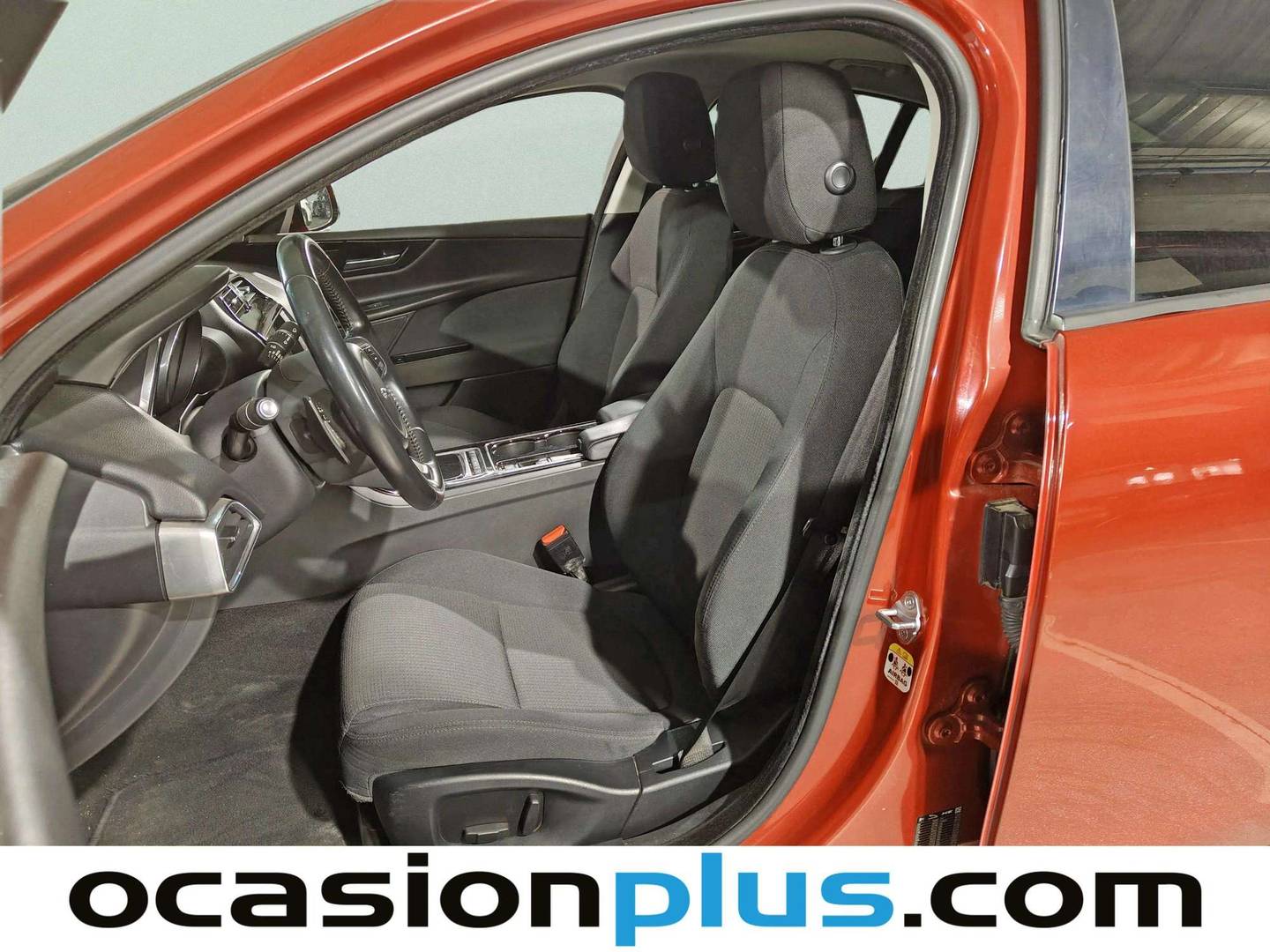 Foto Jaguar XE Jaguar XE 2.0 Diesel Pure RWD Auto (180 CV)