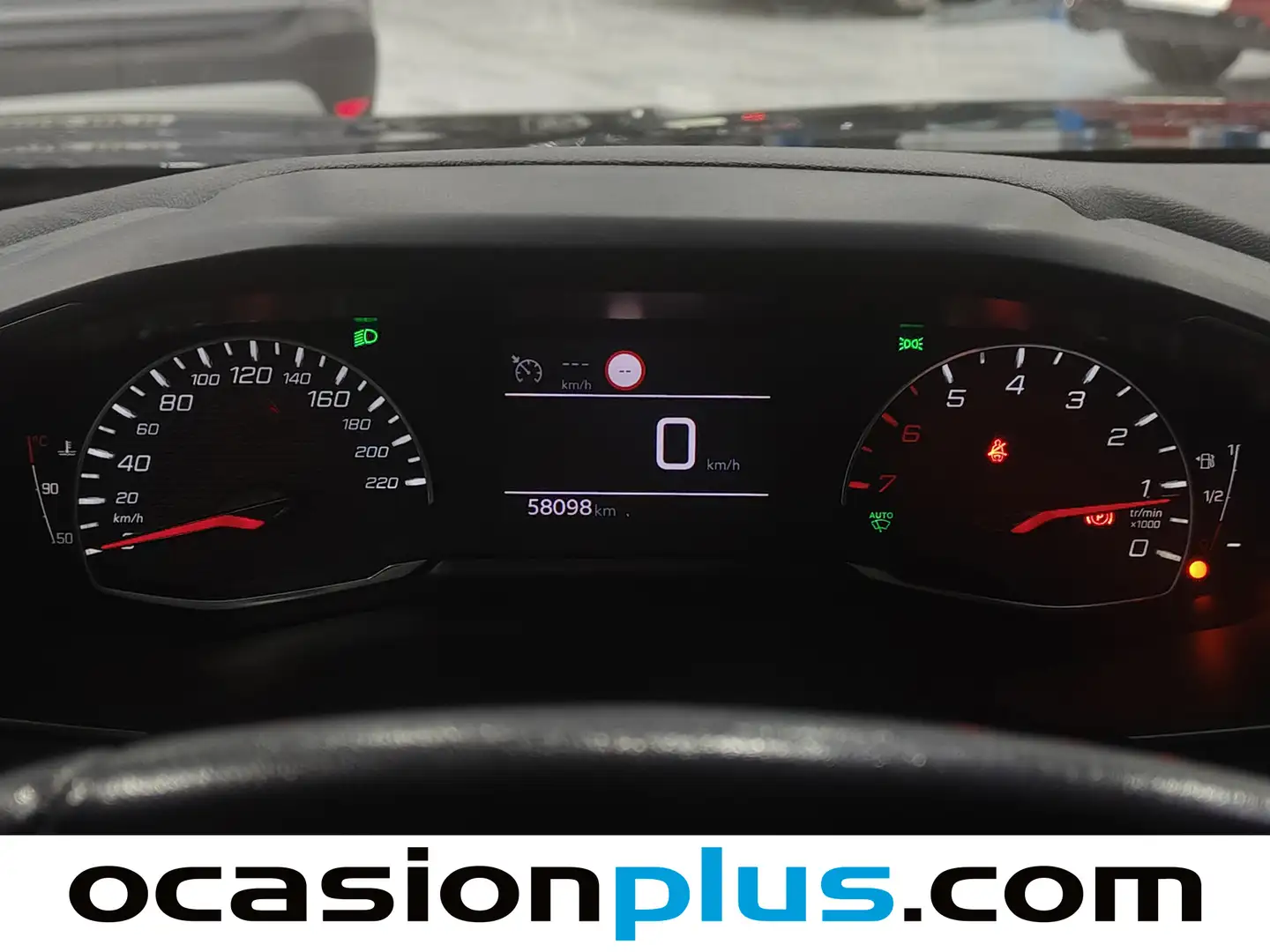 Foto Peugeot 2008 Peugeot 2008 BlueHDi 110 Allure (110 CV)