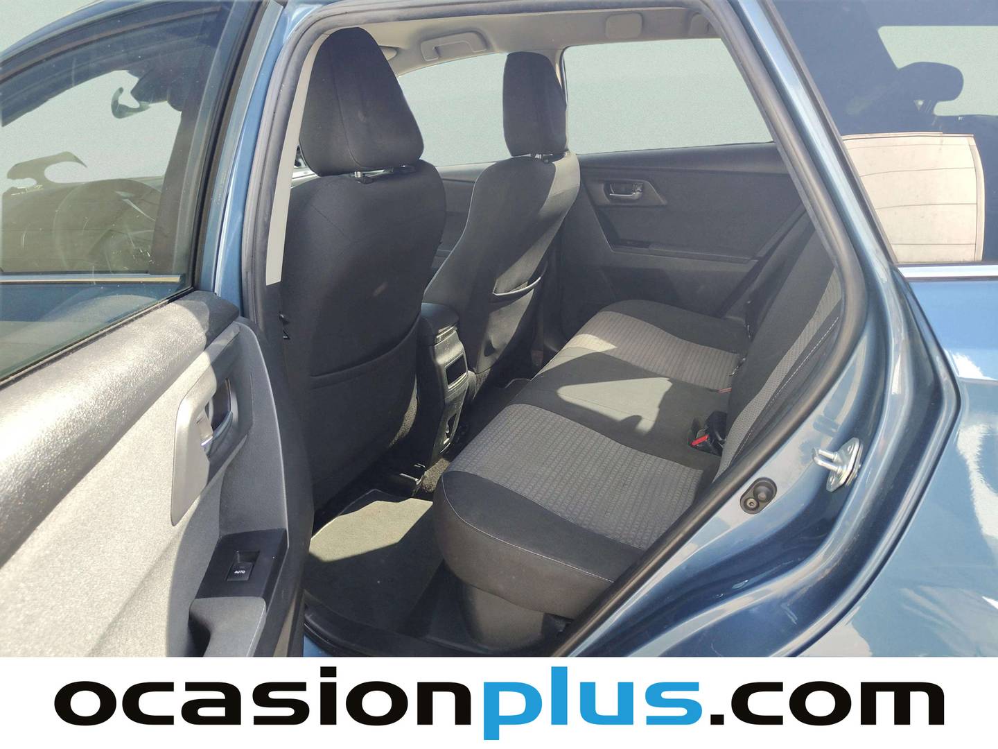 Foto asientos traseros Toyota Auris Toyota Auris 140H Hybrid Touring Sports Feel! (136 CV)