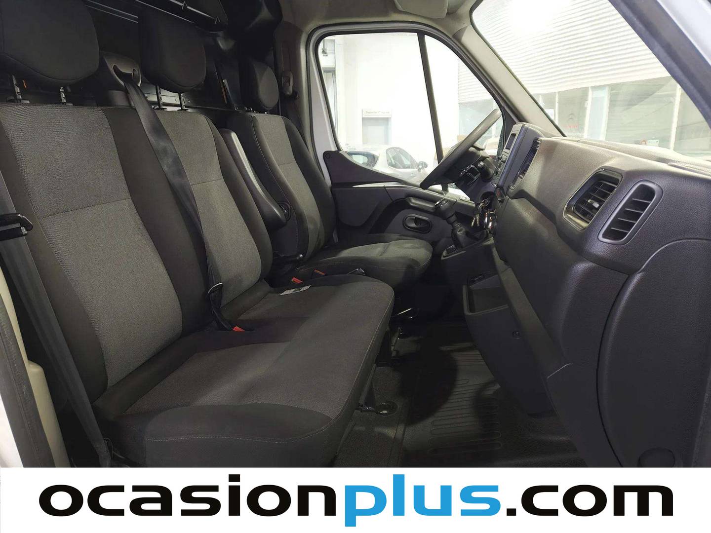 Foto asientos traseros Nissan Interstar Nissan Interstar Furgon 2.3 dCi L2H2 3,5T FWD GO (135 CV)