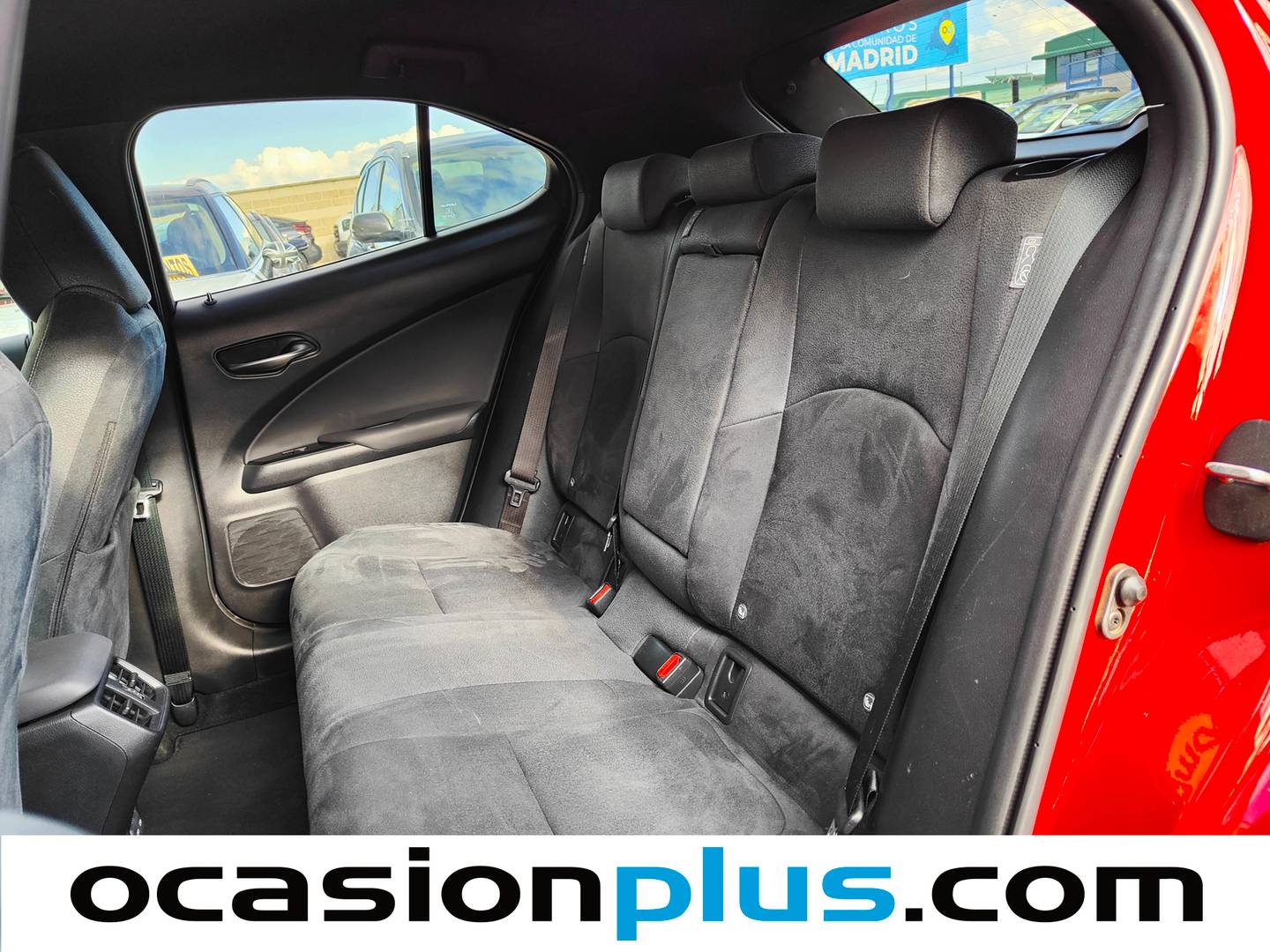Foto asientos traseros Lexus UX Lexus UX 250h Business 2WD (184 CV)