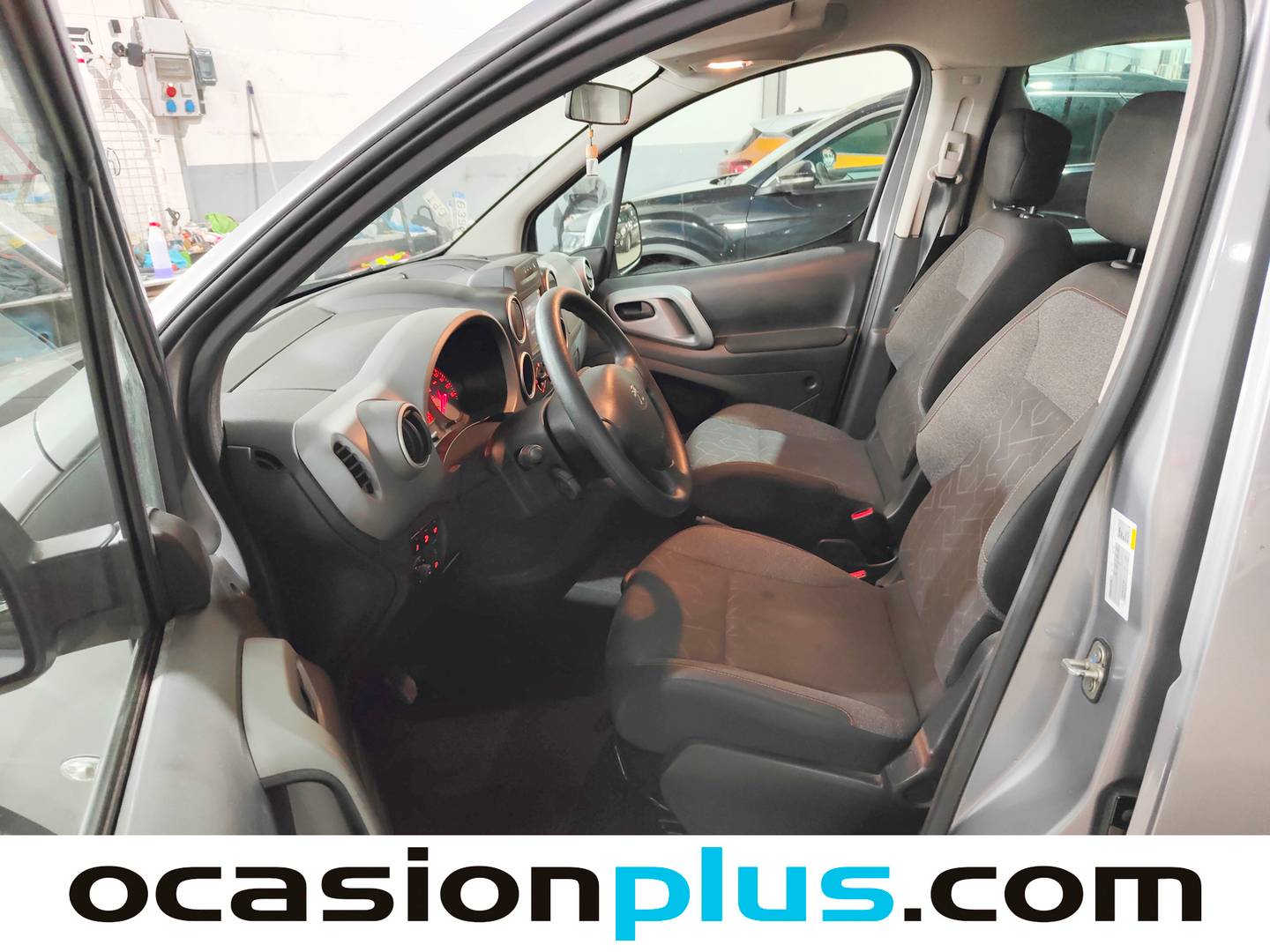 Foto asientos delanteros Peugeot Partner Peugeot Partner Tepee Combi 1.2 PureTech Active  (110 CV)