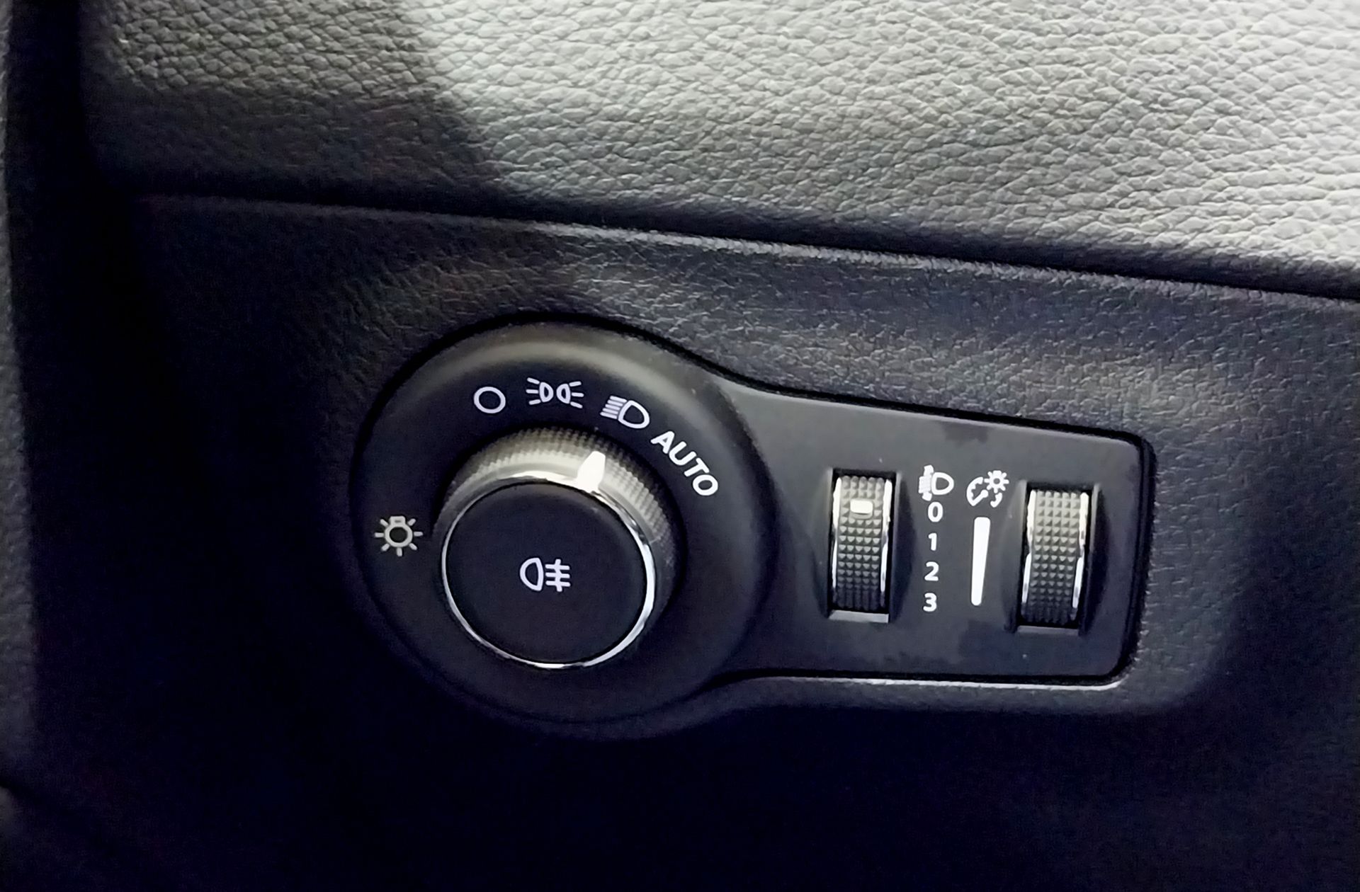 Jeep Compass 1.4 MultiAir Sport 4x2 - foto 23