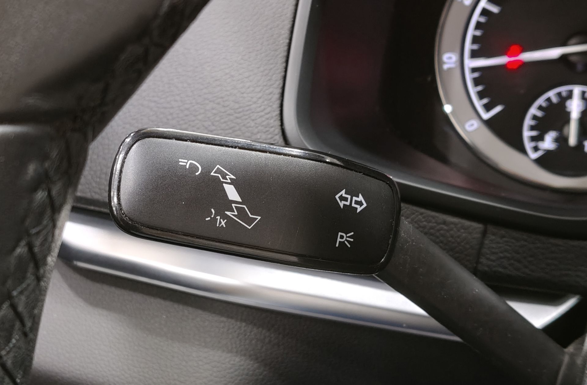 Škoda Karoq 1.0 TSI Ambition - foto 25