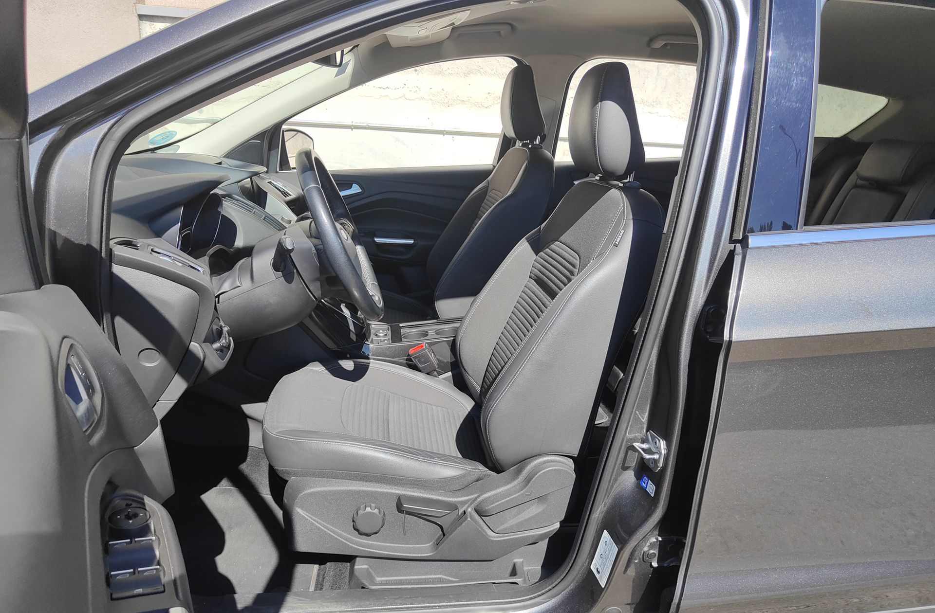Ford Kuga 1.5 TDCi Titanium 4x2 - foto 11