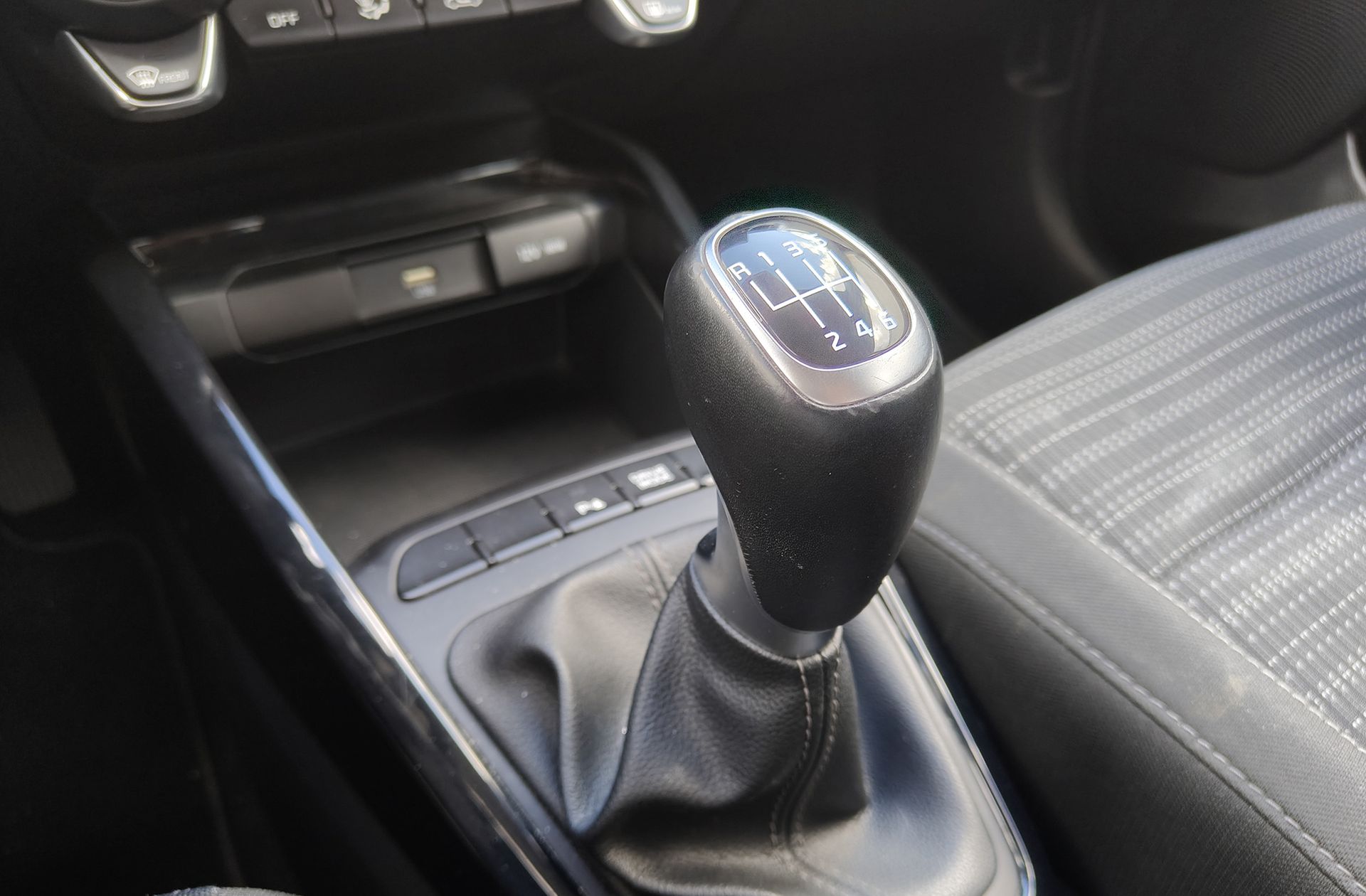 Kia Stonic 1.0 T-GDi MHEV Drive - foto 5
