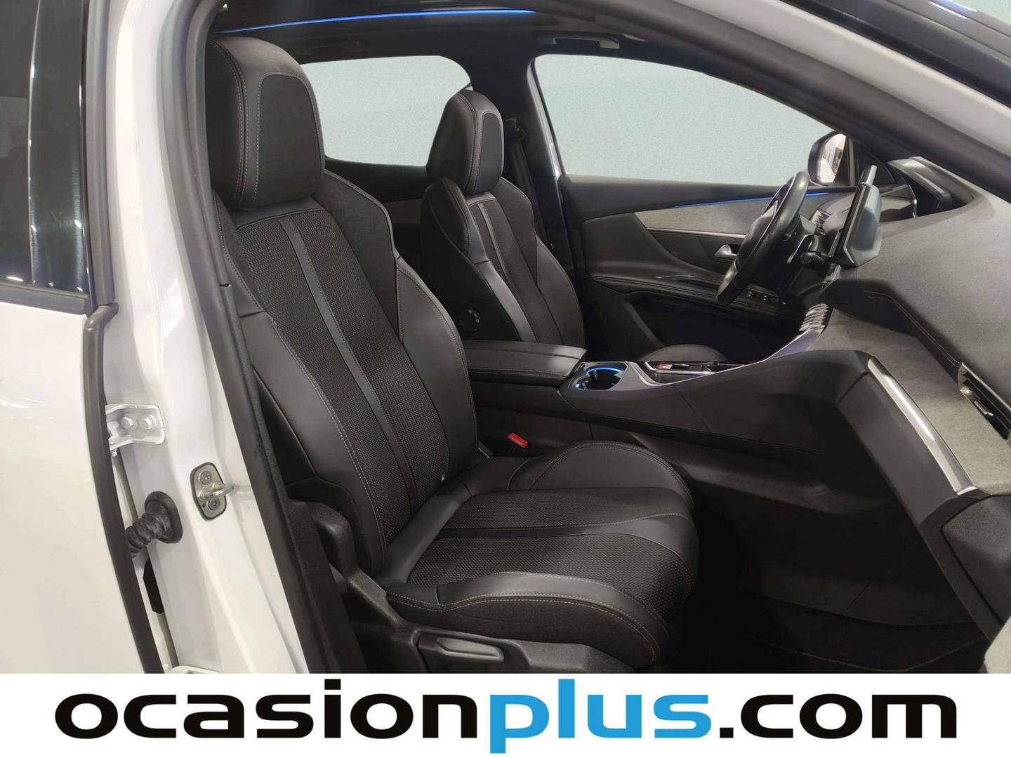 Foto Peugeot 3008 Peugeot 3008 PureTech 130 S&S GT EAT8 (130 CV)