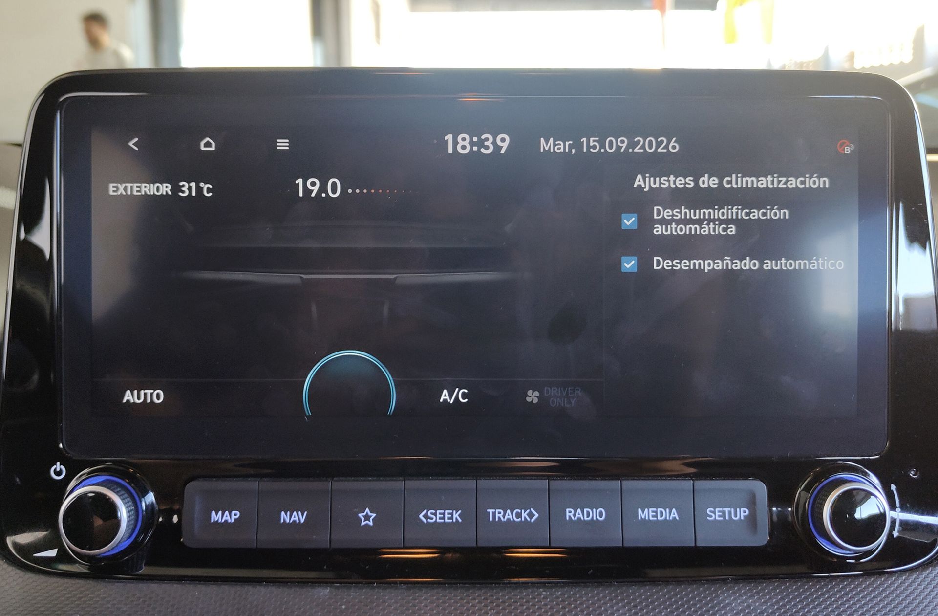 Hyundai Kona 1.6 GDI HEV Tecno Red DT - foto 34