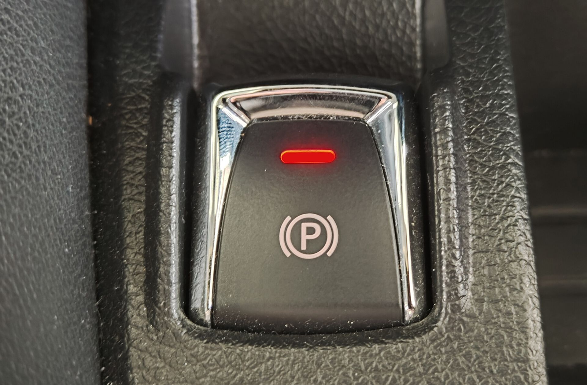Nissan Qashqai 1.6 dCi Tekna Premium 4x2 - foto 28