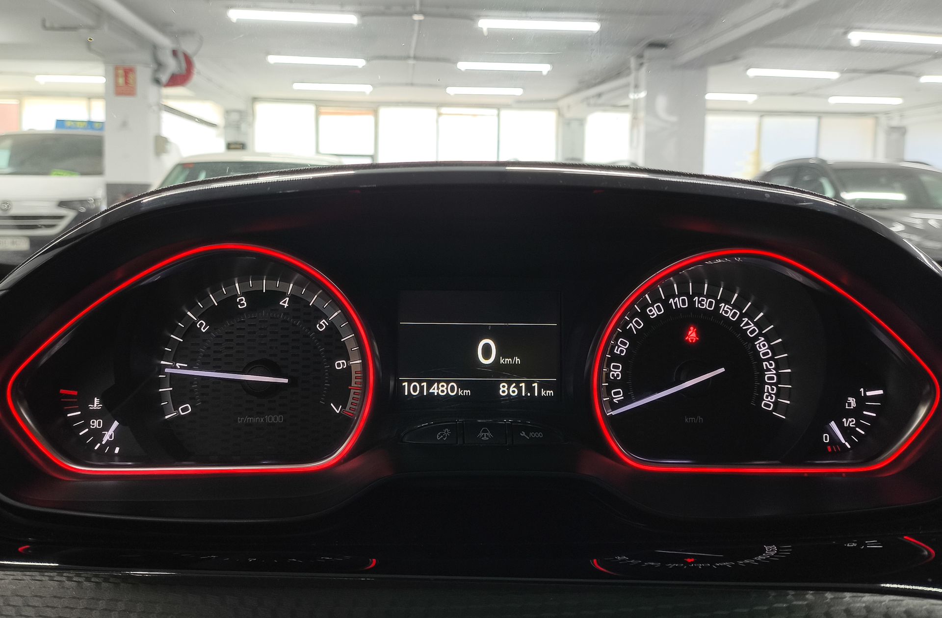 Peugeot 2008 PureTech 110 GT Line - foto 23