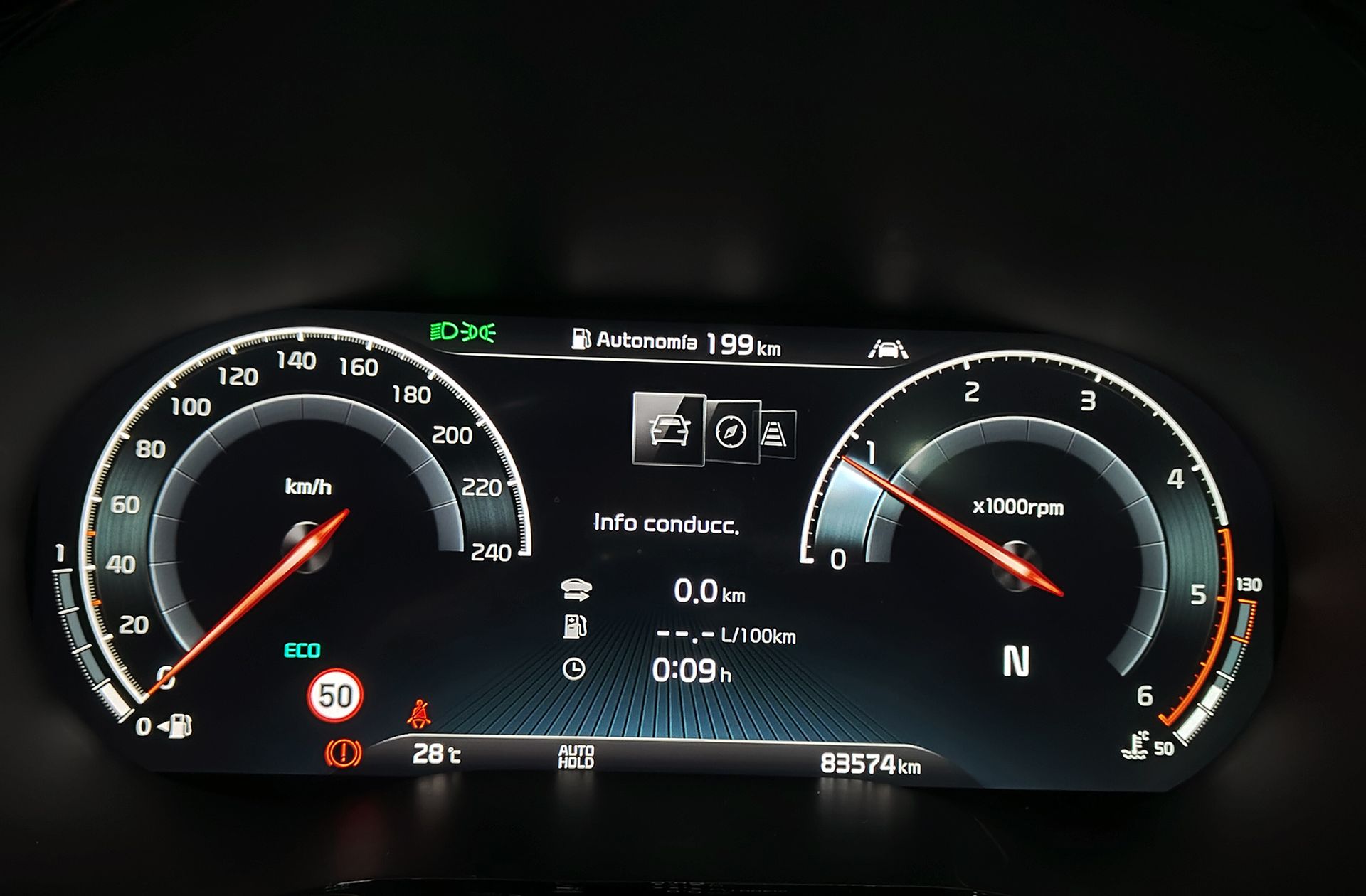 Kia XCeed 1.6 MHEV iMT Emotion - foto 25