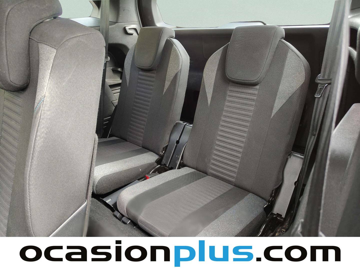 Foto asientos delanteros Peugeot 5008 Hybrid Peugeot 5008 Hybrid 1.2 Active Pack eDCS6 (136 CV) 7 Plazas