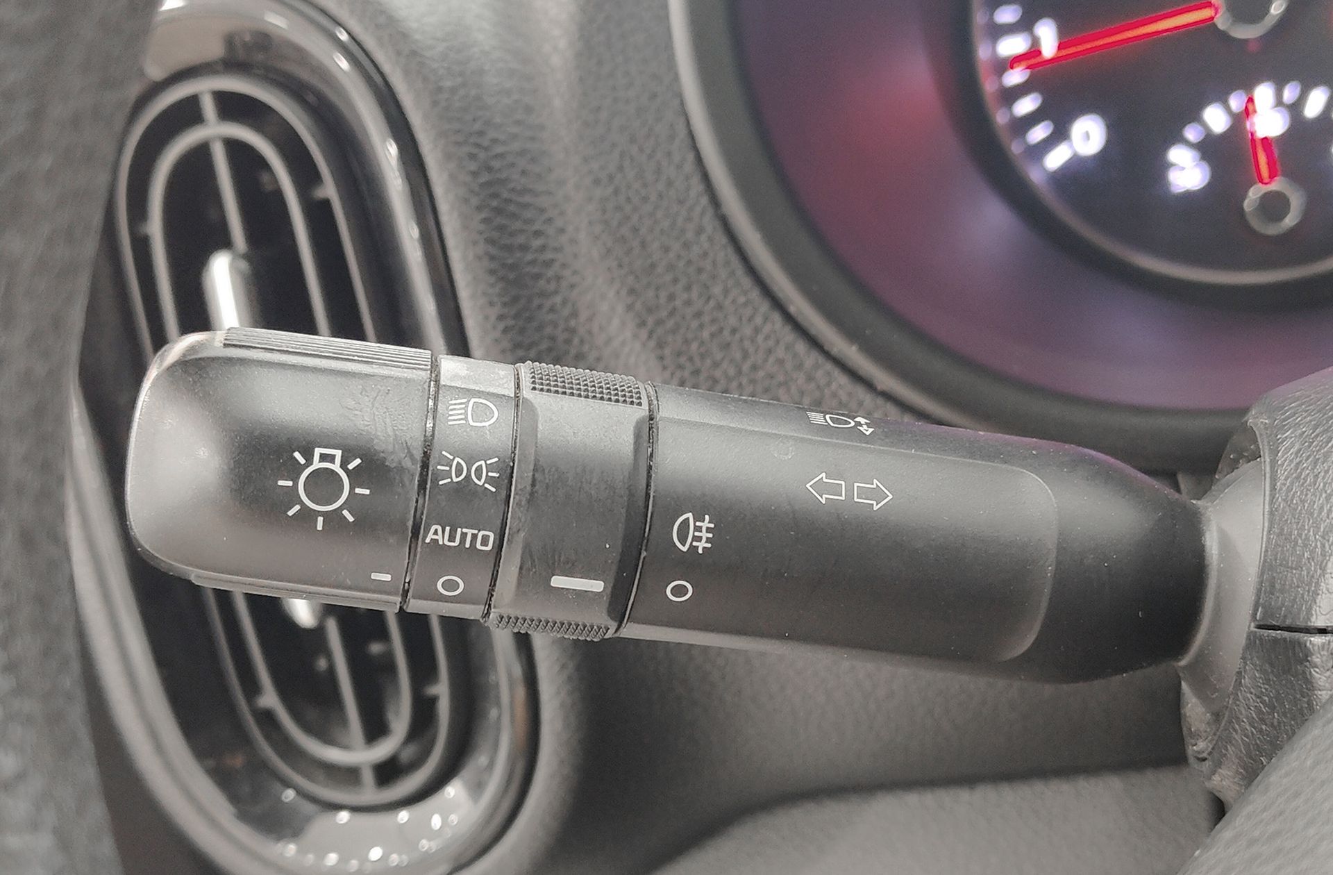 Kia Picanto 1.0 DPi Concept Pack Comfort - foto 27