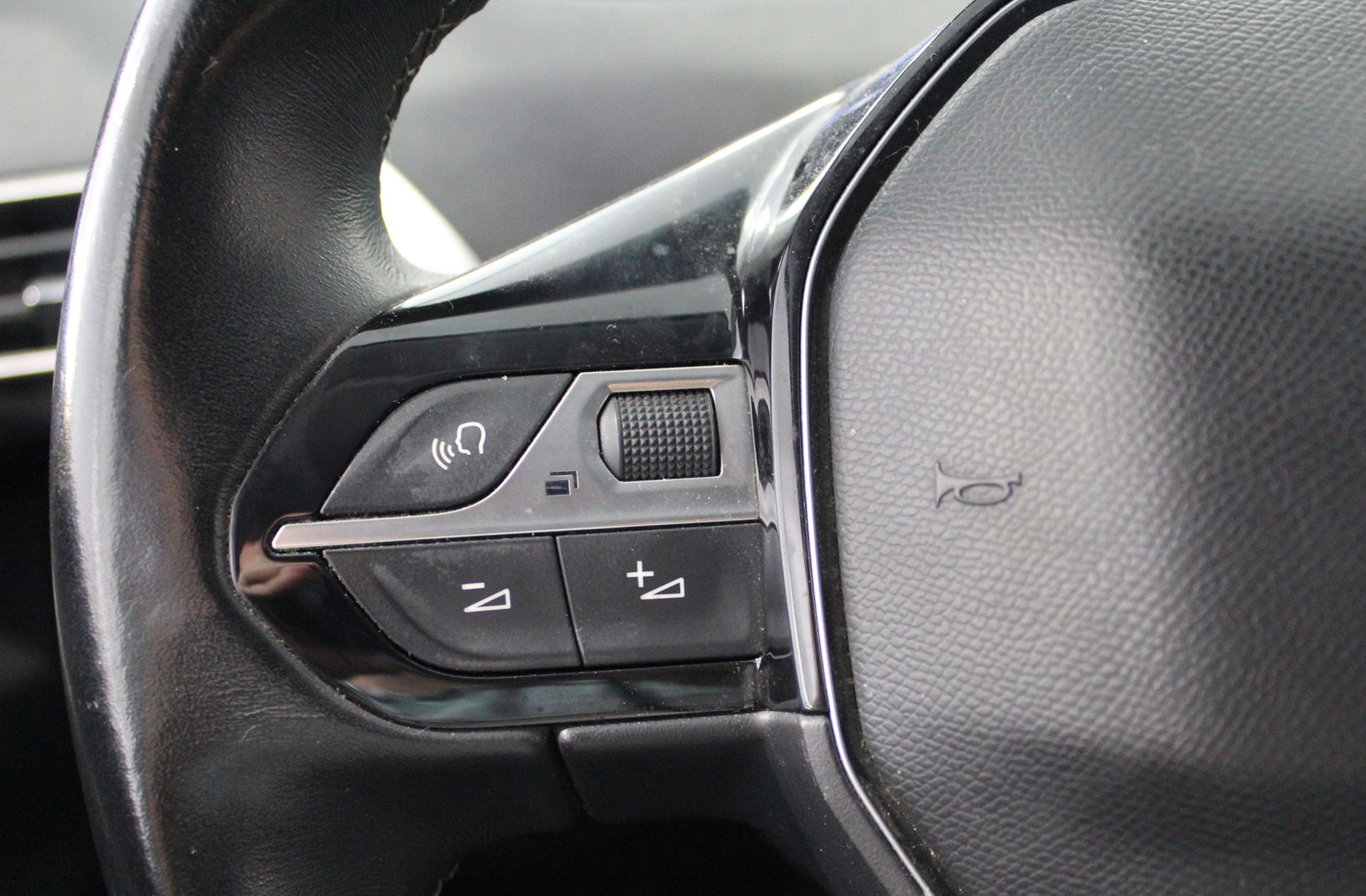 Peugeot 5008 PureTech 130 Active - foto 24