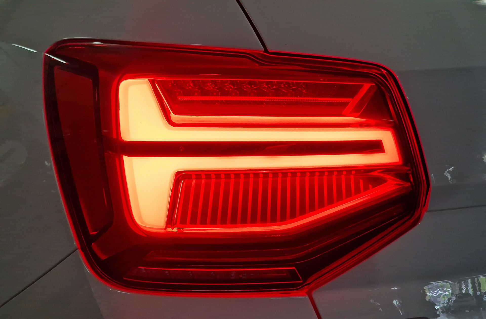 Audi Q2 30 TDI - foto 16