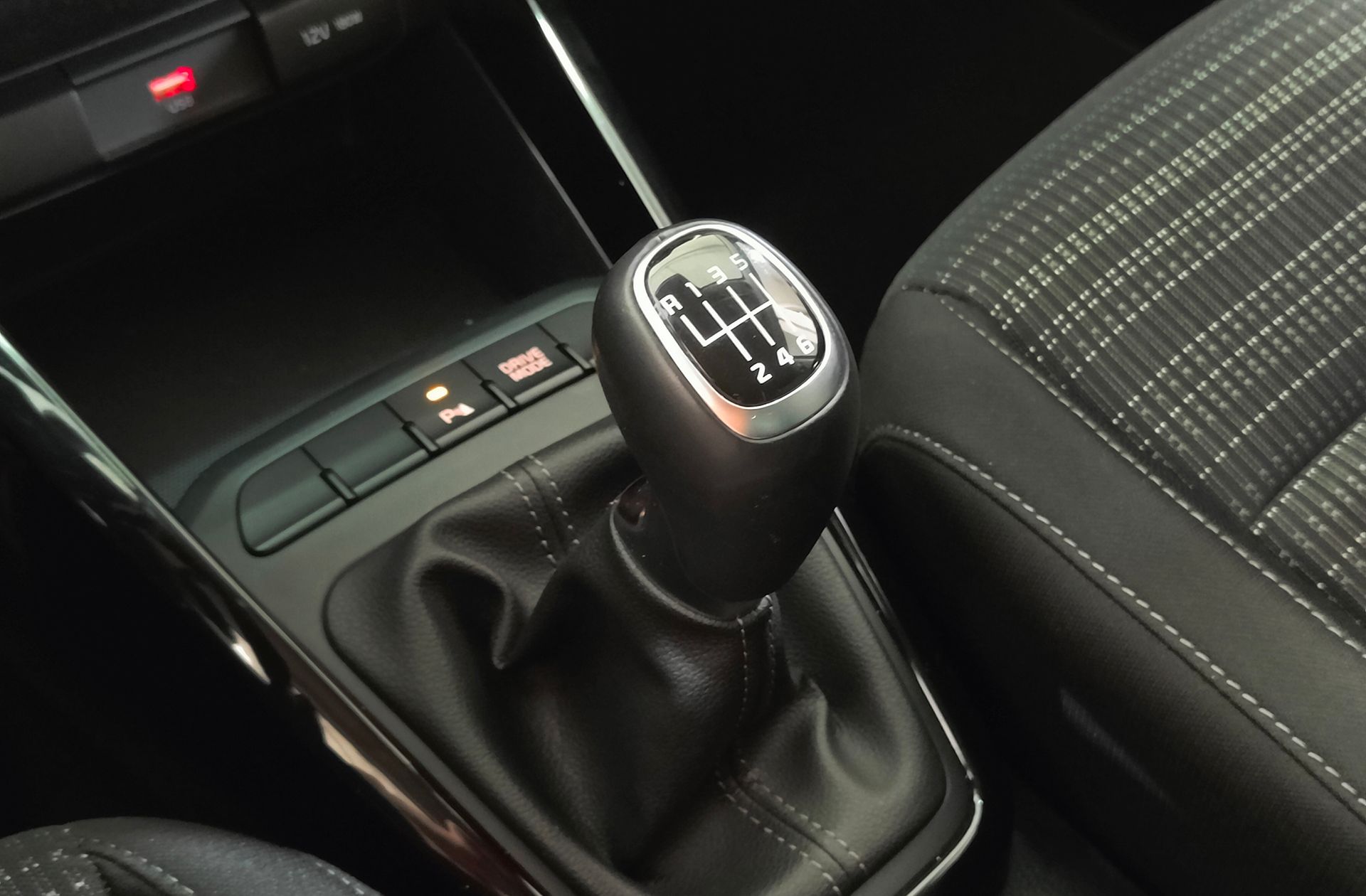 Kia Stonic 1.0 T-GDi MHEV Drive - foto 5