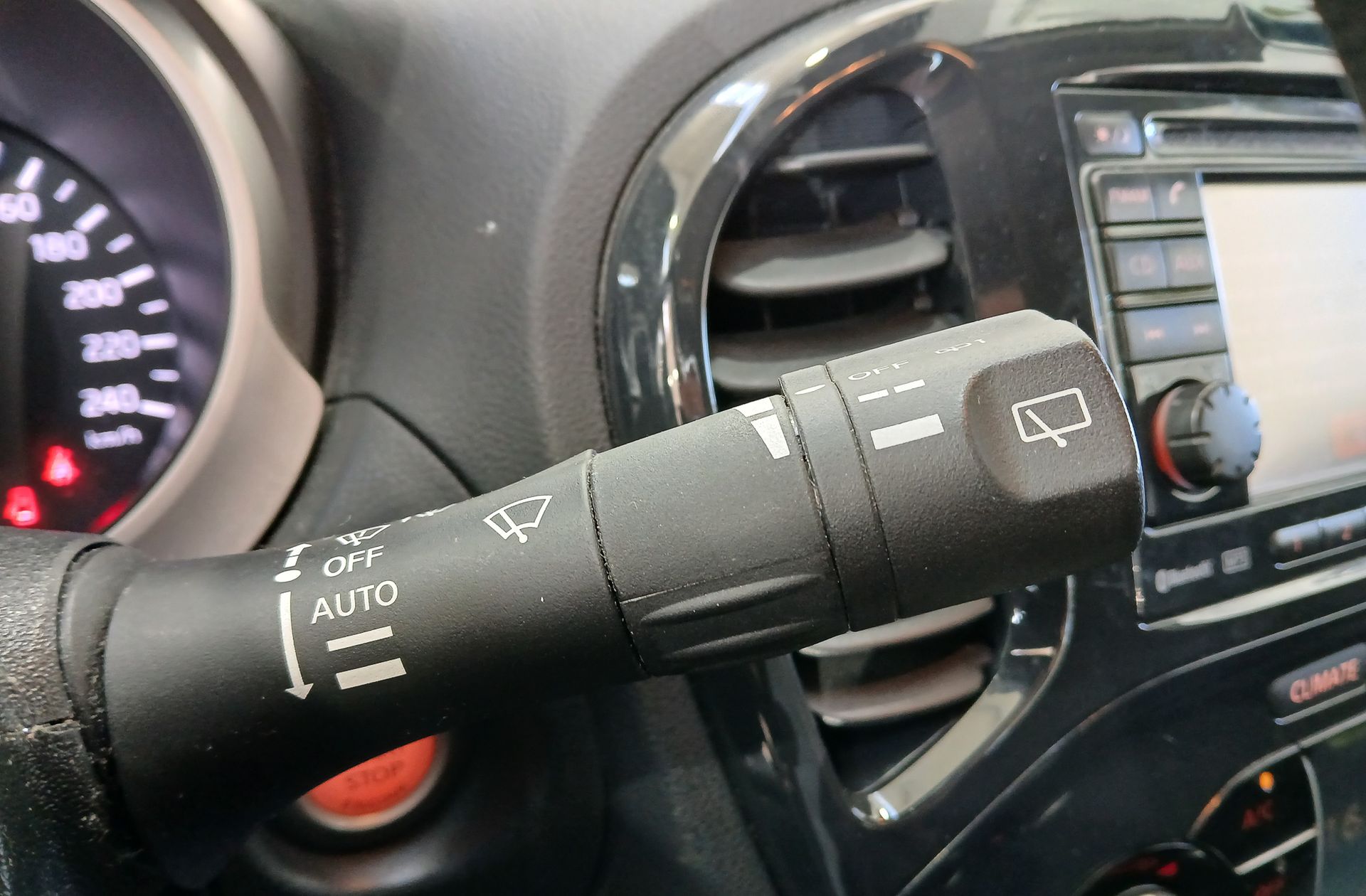 Nissan Juke 1.5 dCi Tekna Premium 4x2 - foto 24