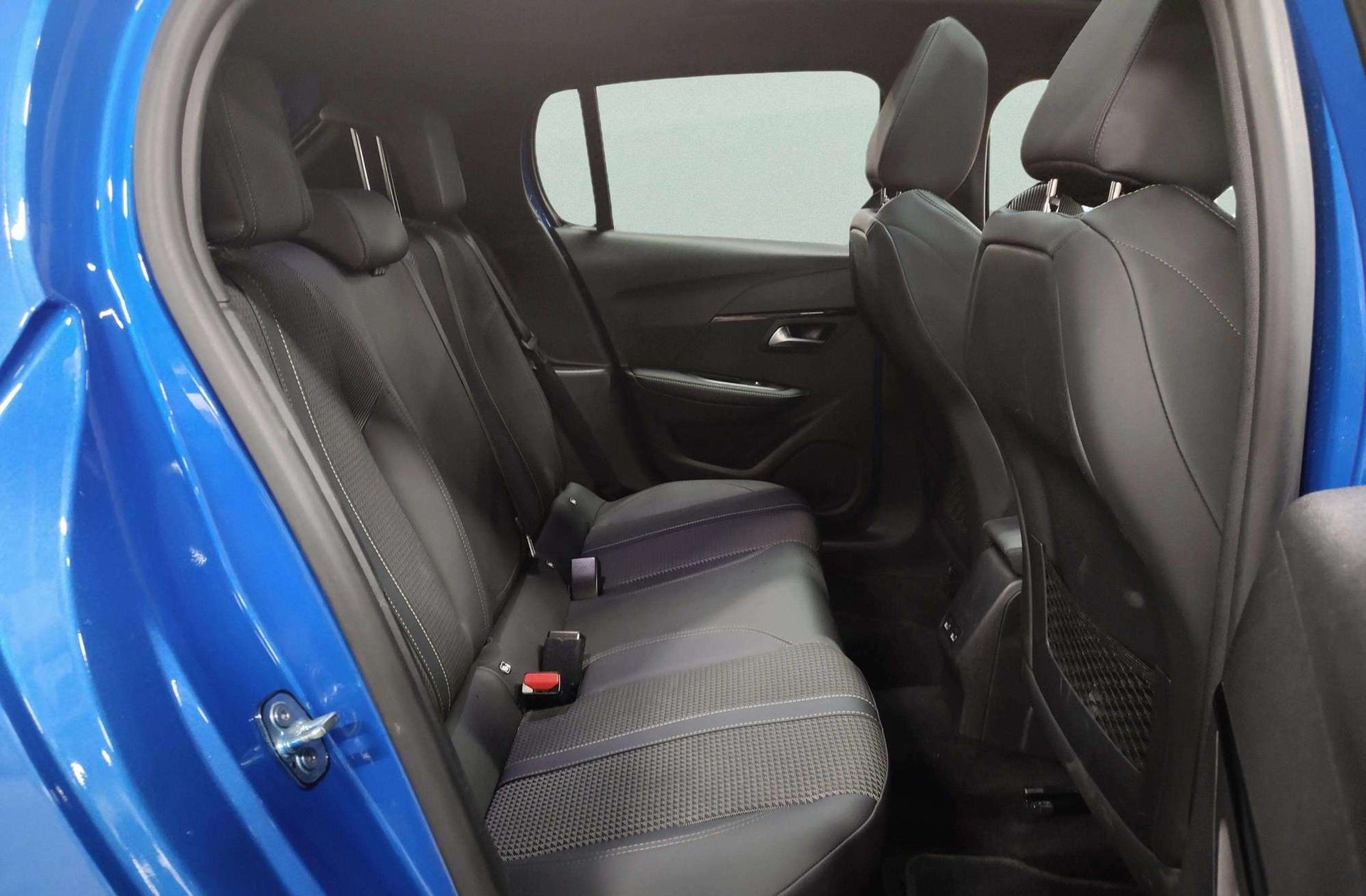 Peugeot 208 PureTech 100 GT Line - foto 24