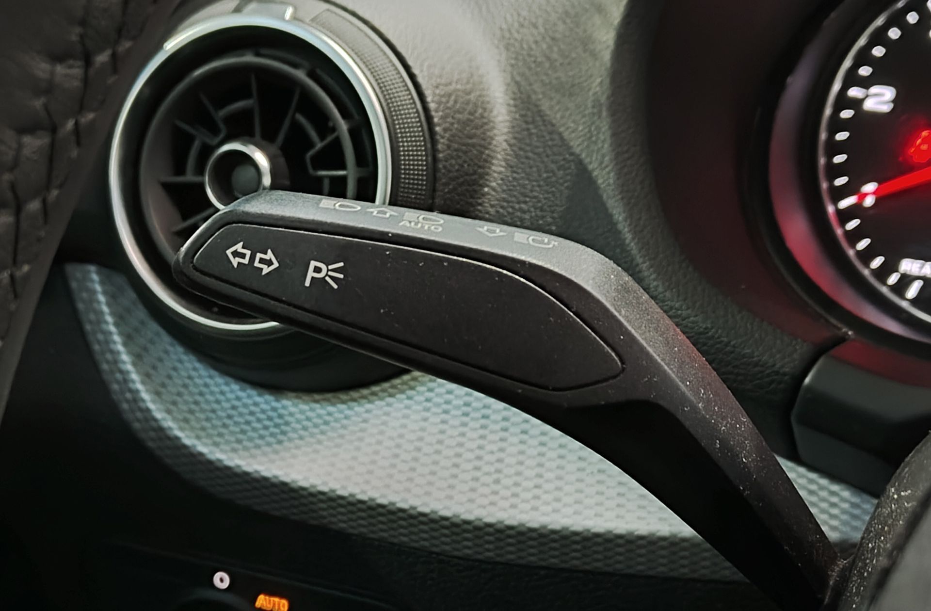 Audi Q2 Advanced 30 TDI - foto 23