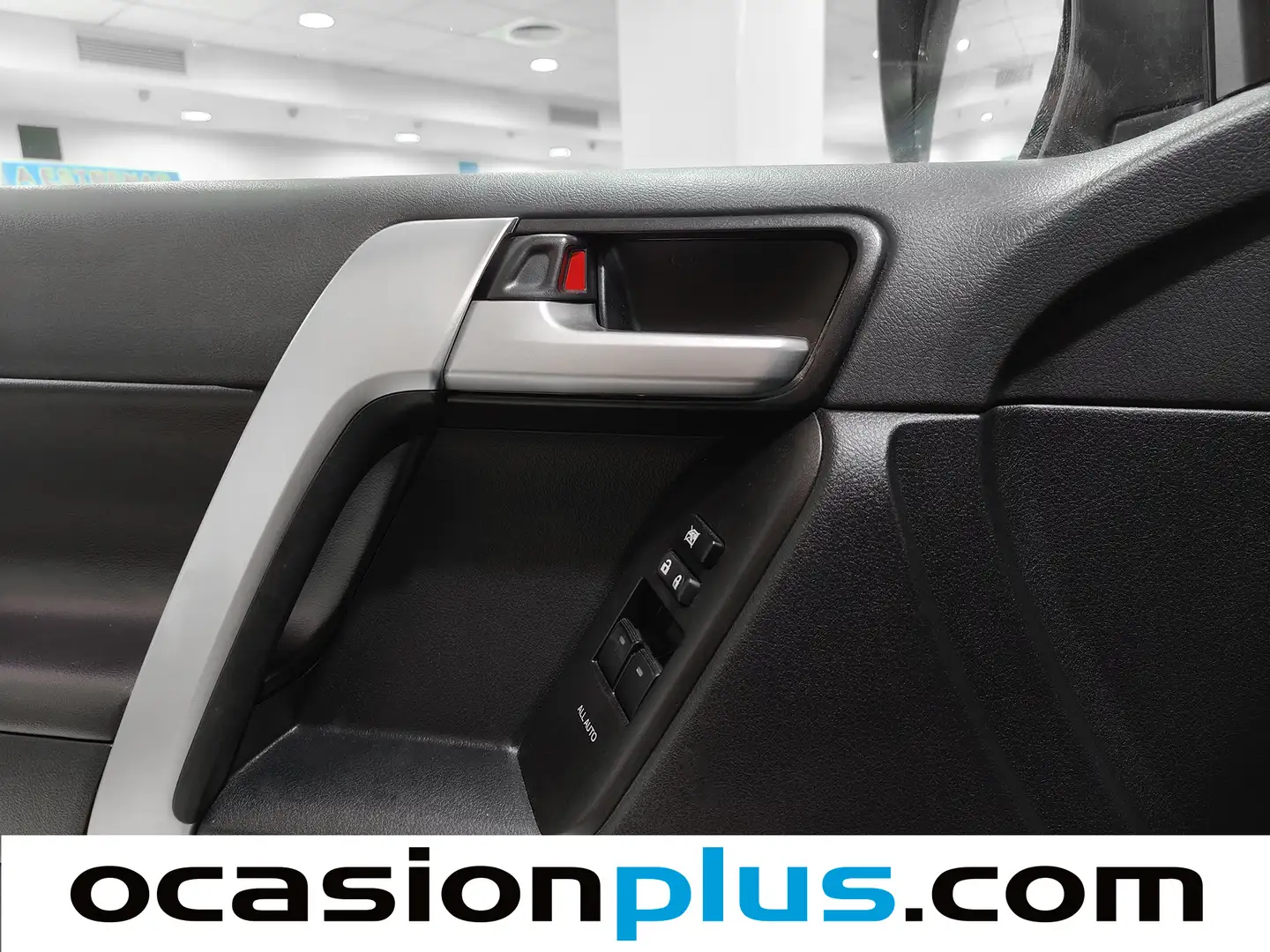 Foto Toyota Land Cruiser Toyota Land Cruiser 2.8 D-4D VXL Auto (204 CV)