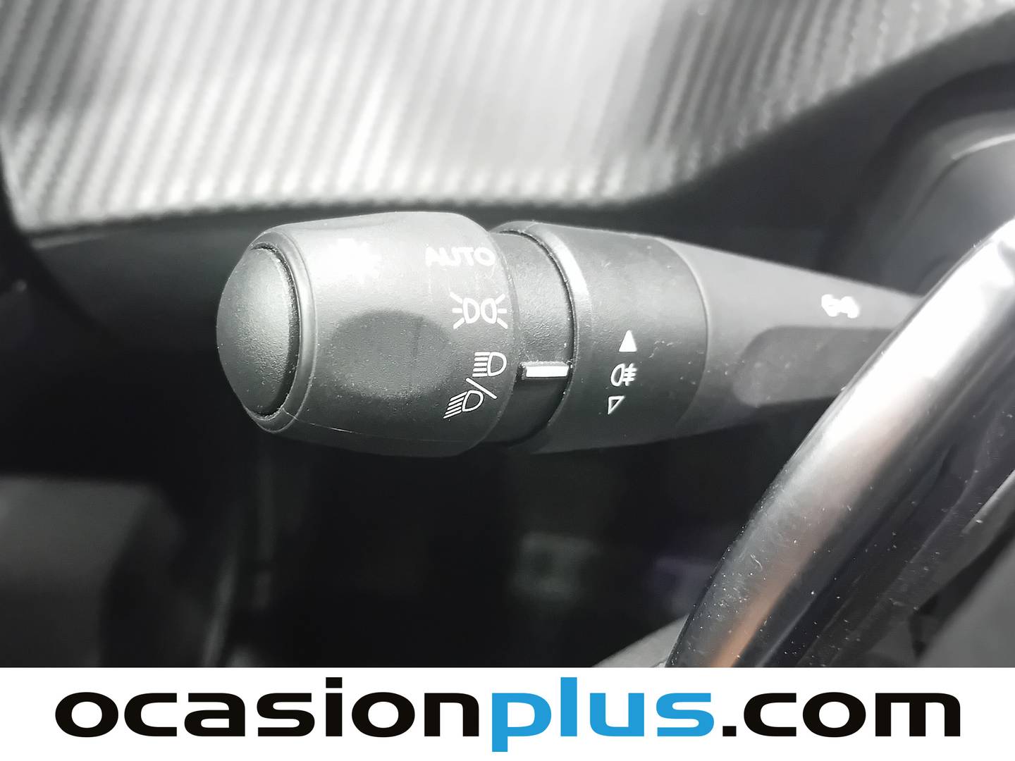 Foto Peugeot 2008 Peugeot 2008 Allure Hybrid eDCS6 (136 CV)