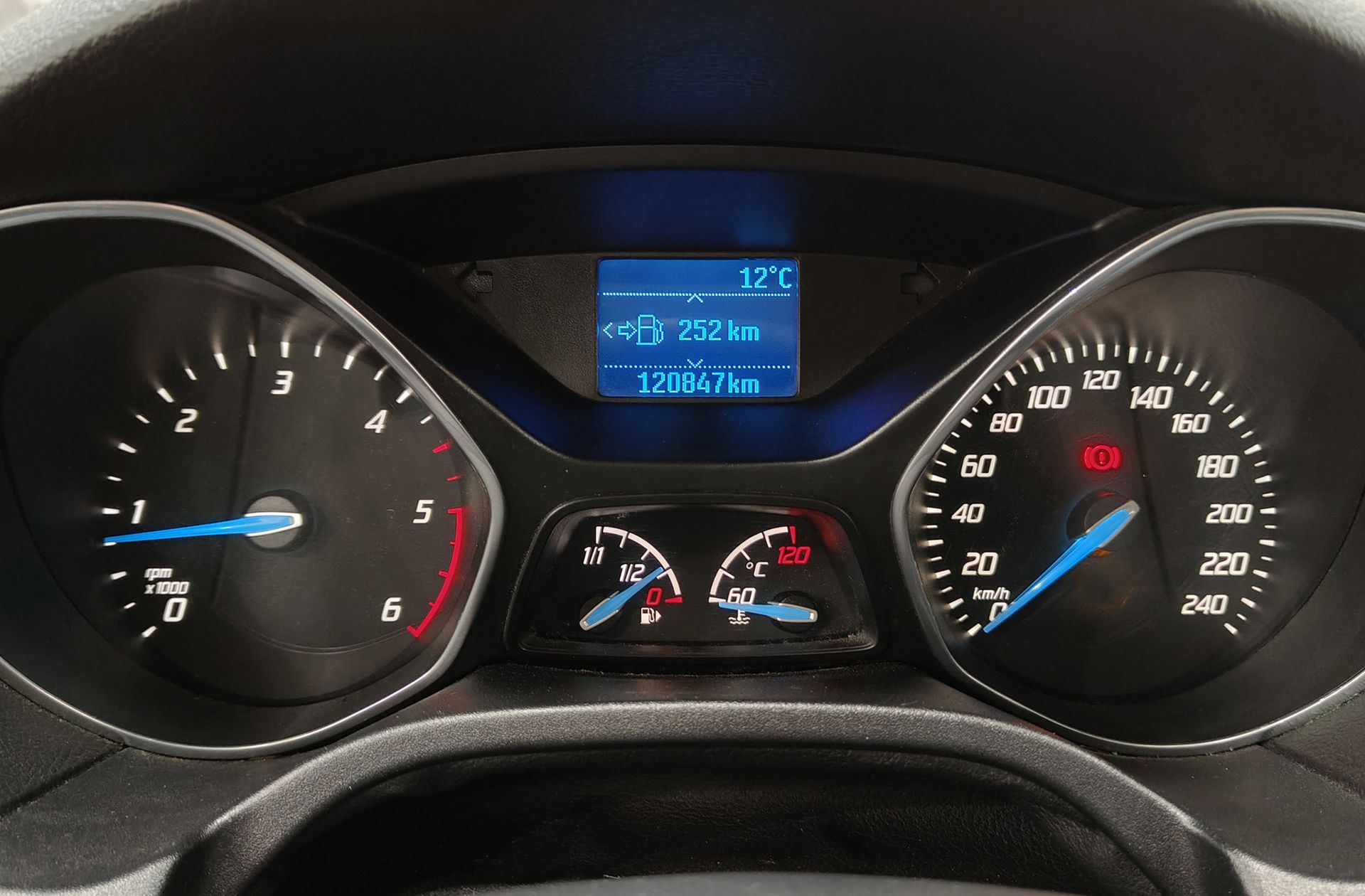 Ford Focus 1.6 TDCi Trend - foto 18