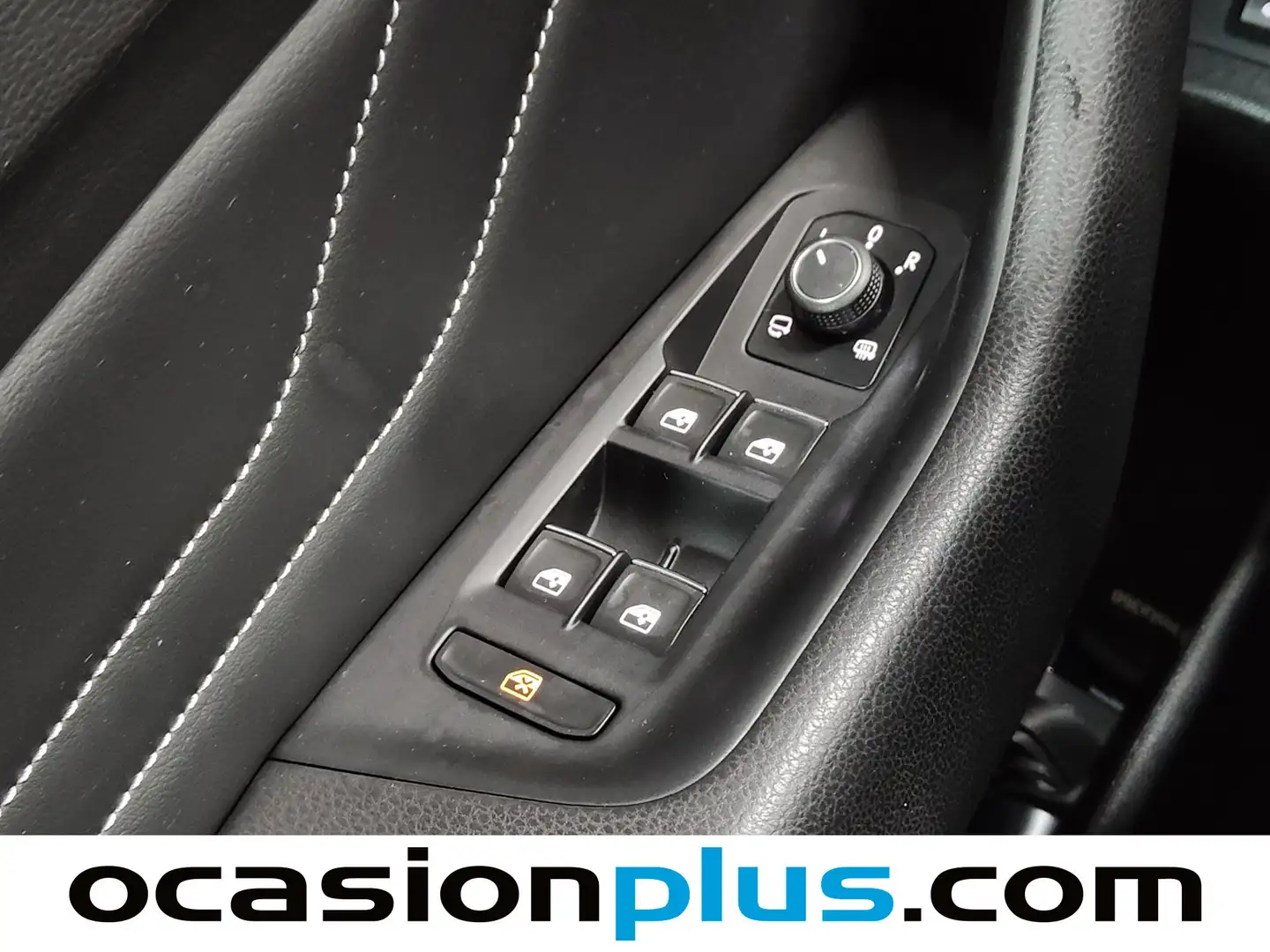 Foto Volkswagen Passat Volkswagen Passat R-Line 2.0 TDI (150 CV) DSG