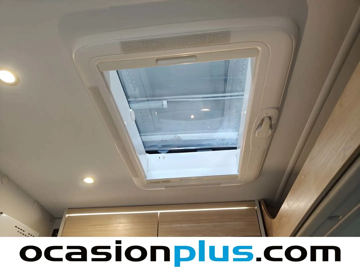 Foto Citroën Dethleffs Globetrail 640 DB 103KW (140 CV) Citroën Dethleffs Globetrail 640 DB 103KW (140 CV) 640 DB  Edition 90  (140 CV) ( 4 Plazas )