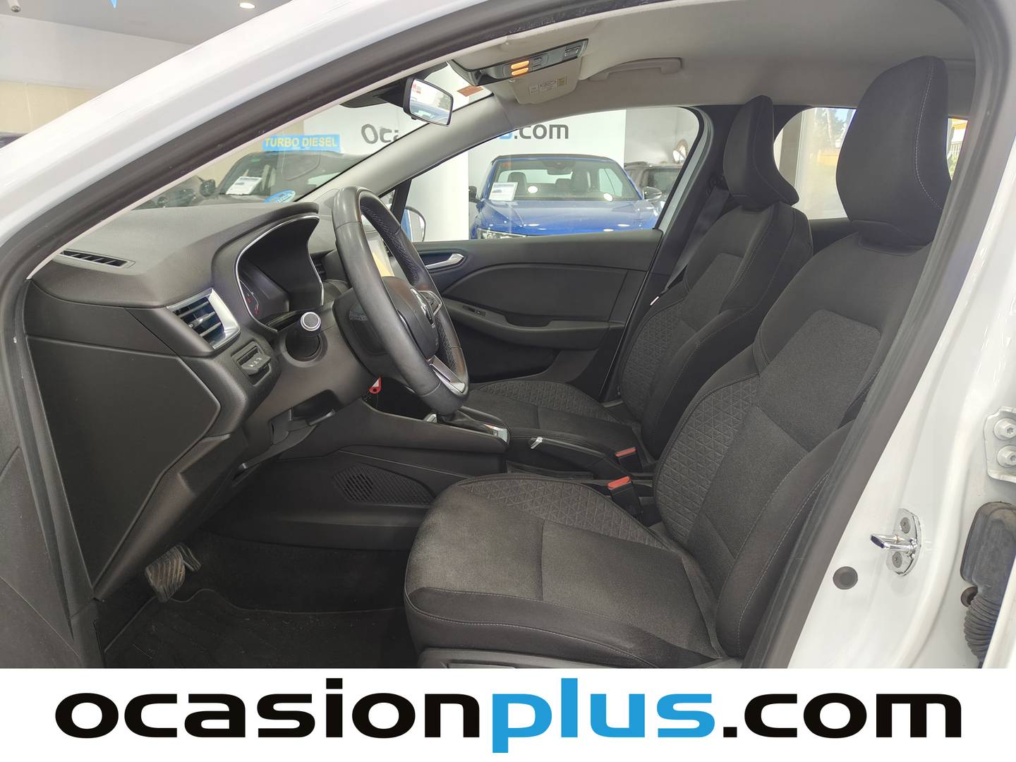 Foto asientos delanteros Renault Clio Renault Clio Intens E-Tech Híbrido (140 CV)