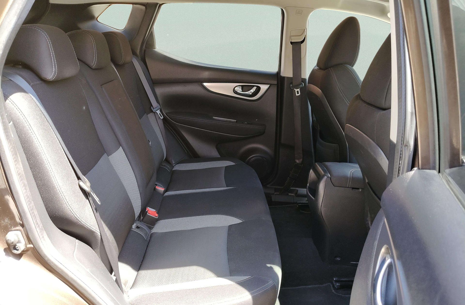 Nissan Qashqai DIG-T 115 N-Connecta - foto 19