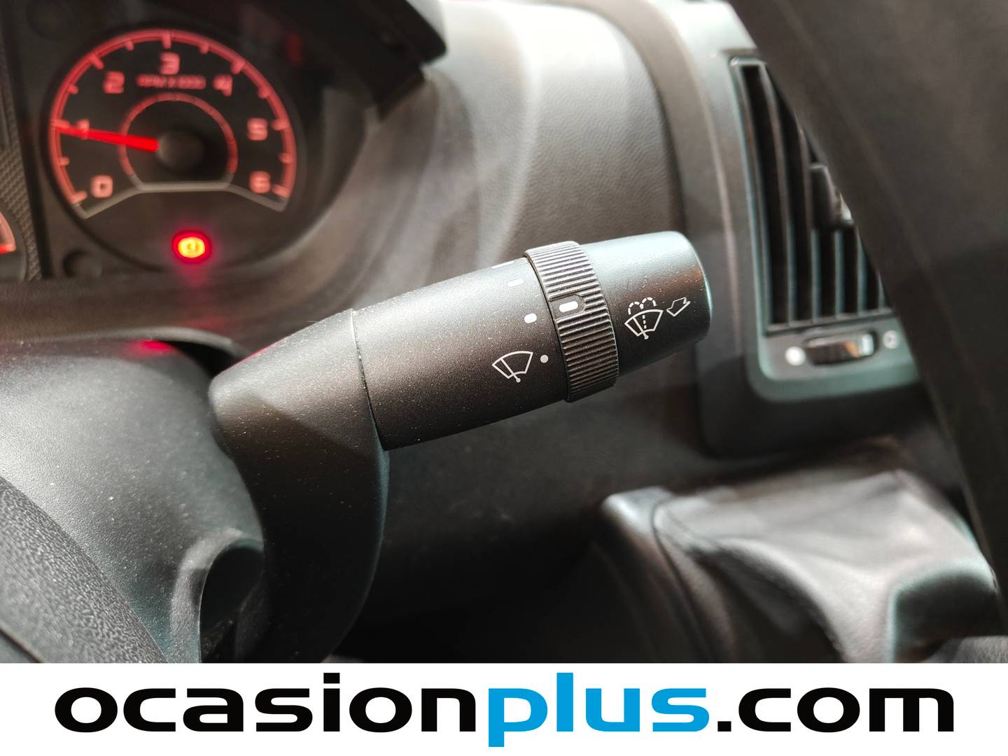 Equipamiento del Peugeot Boxer Peugeot Boxer Furgon BlueHDi 140 S&S Pack 335 L2H2 (140 CV)