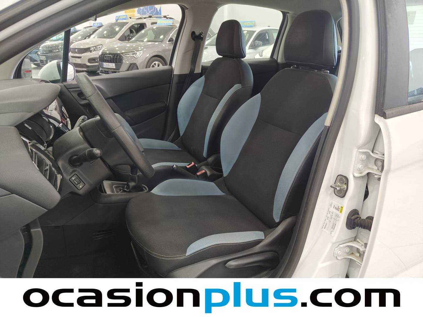 Foto asientos delanteros Citroën C3 Citroën C3 VTi 68 Tonic  (68 CV)