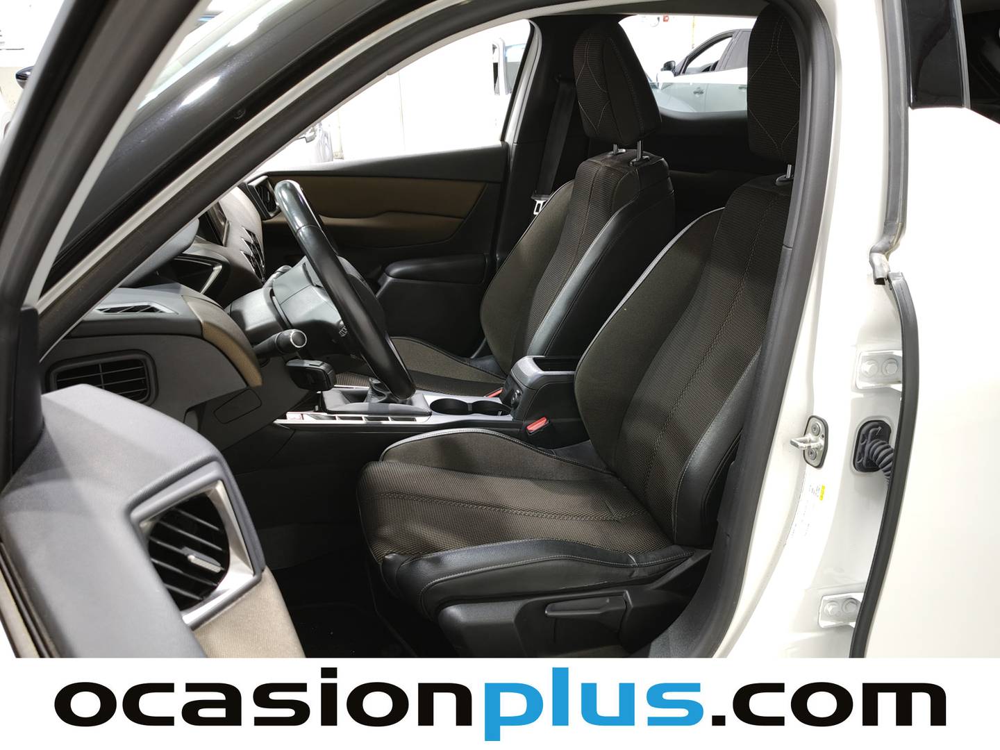 Foto asientos delanteros DS DS 3 Crossback DS DS3 Crossback BlueHDi 100 So Chic (100 CV)