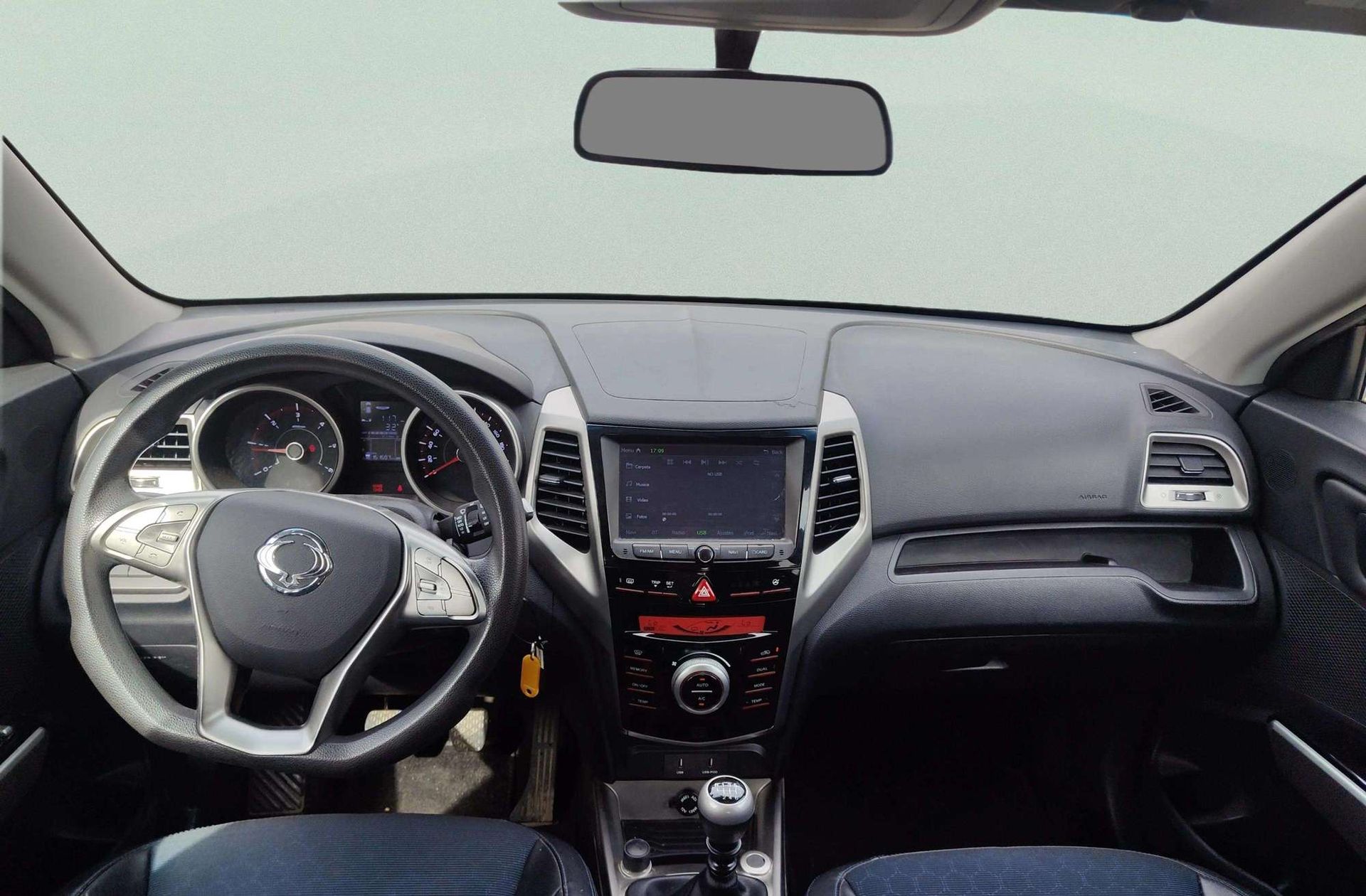 SsangYong Tivoli D16T Premium 4x2 - foto 6