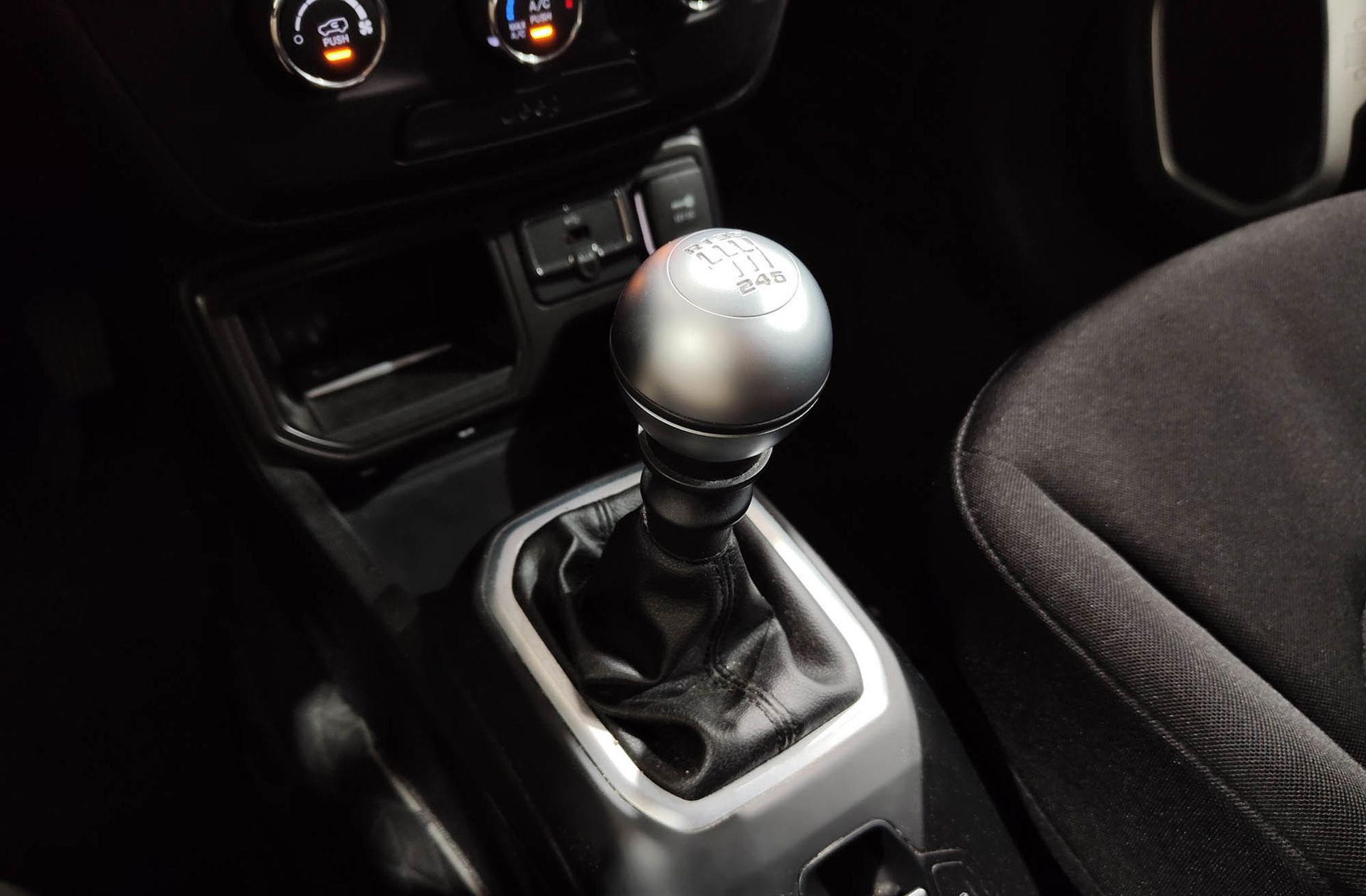 Jeep Renegade 1.6 MultiJet Sport 4x2 - foto 5