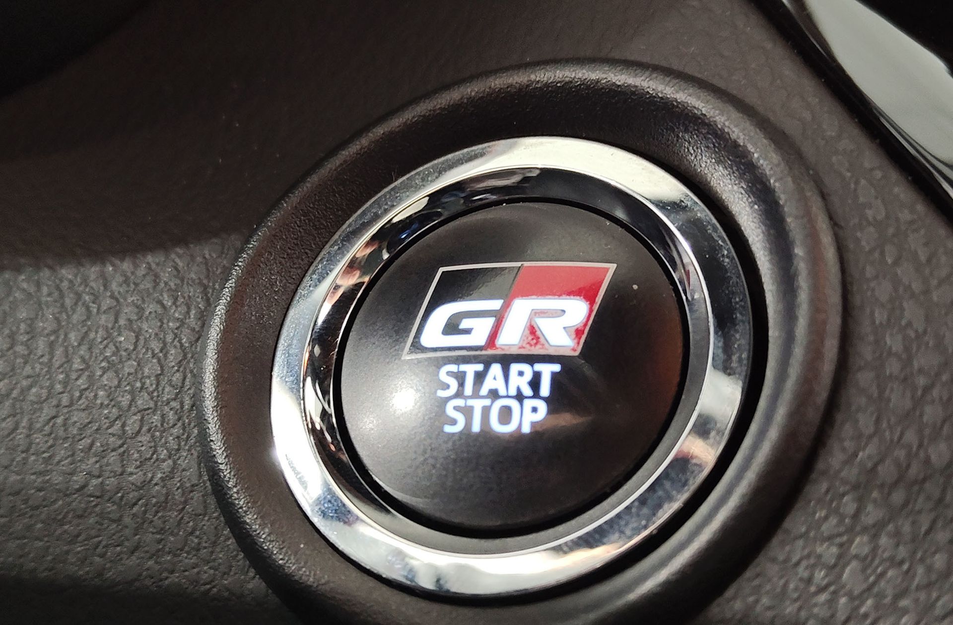 Toyota C-HR 180H GR Sport - foto 37