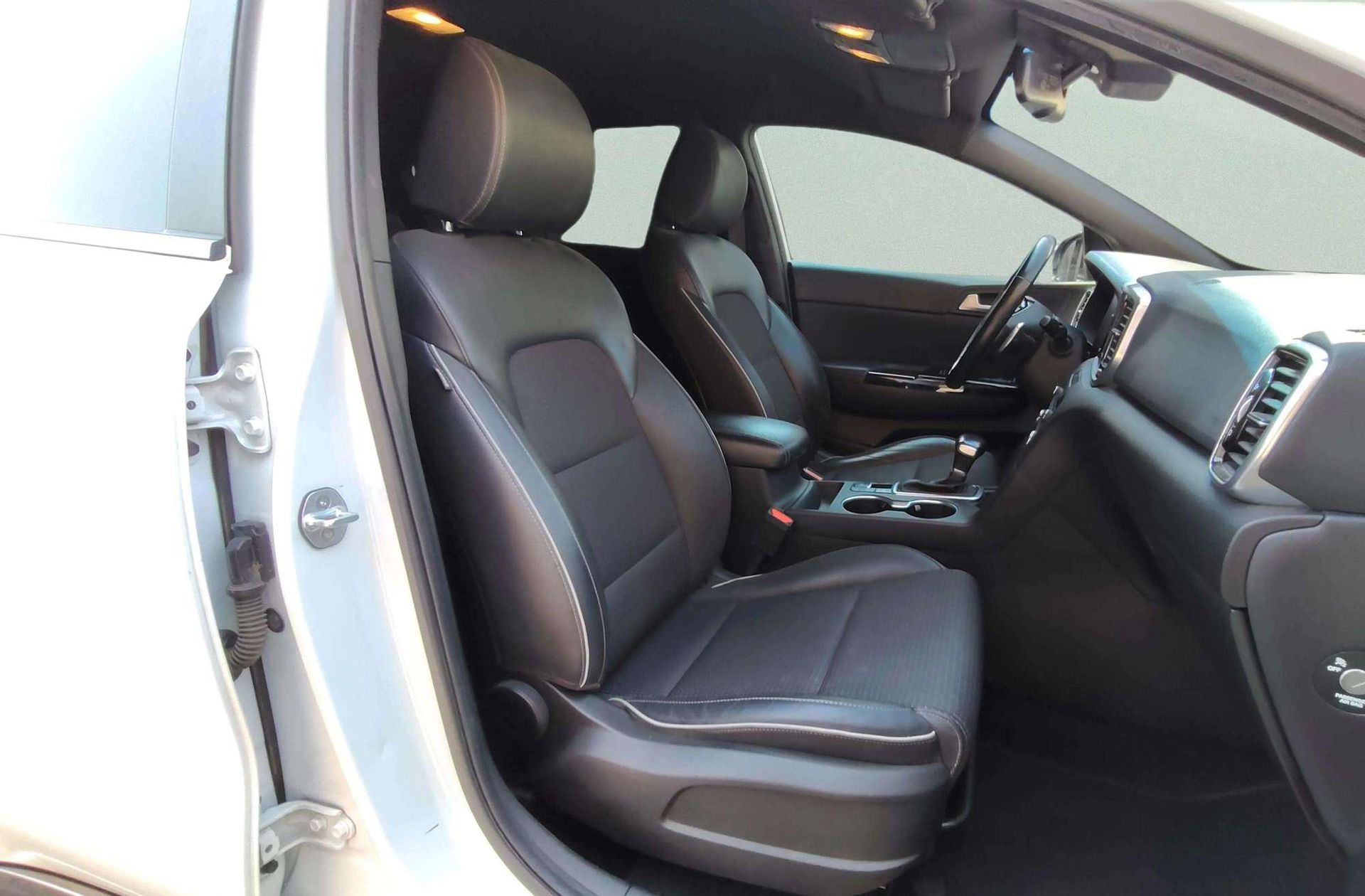 Kia Sportage 1.6 MHEV GT Line Essential 4x2 DCT - foto 21