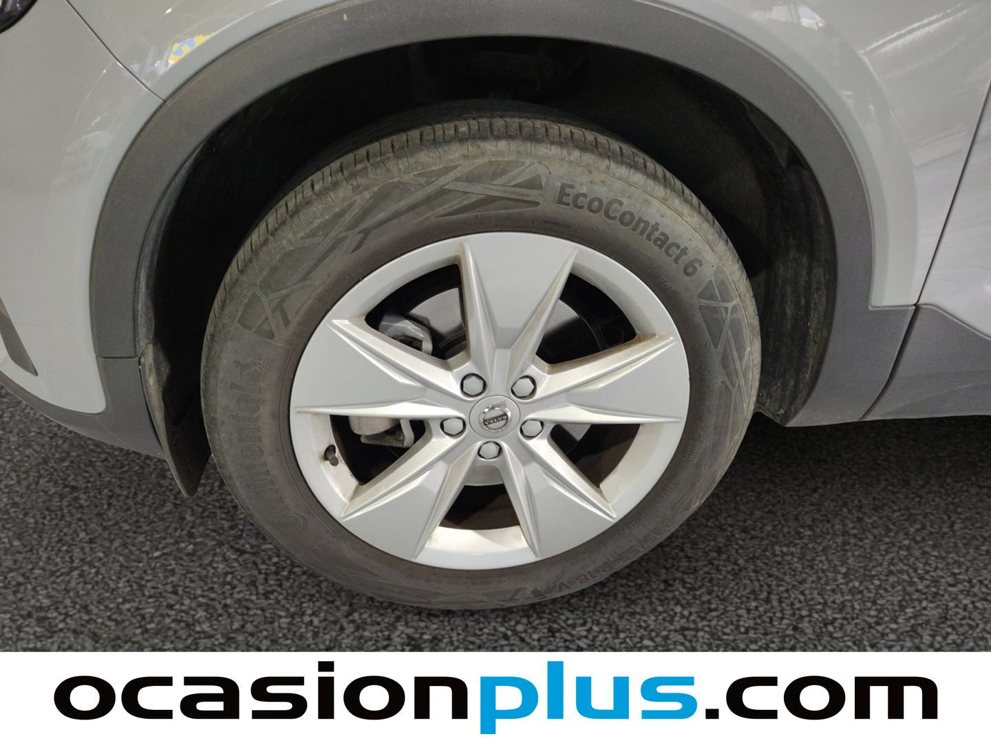 Foto Volvo XC40 Volvo XC40 B3 G Momentum Pro Auto (163 CV)