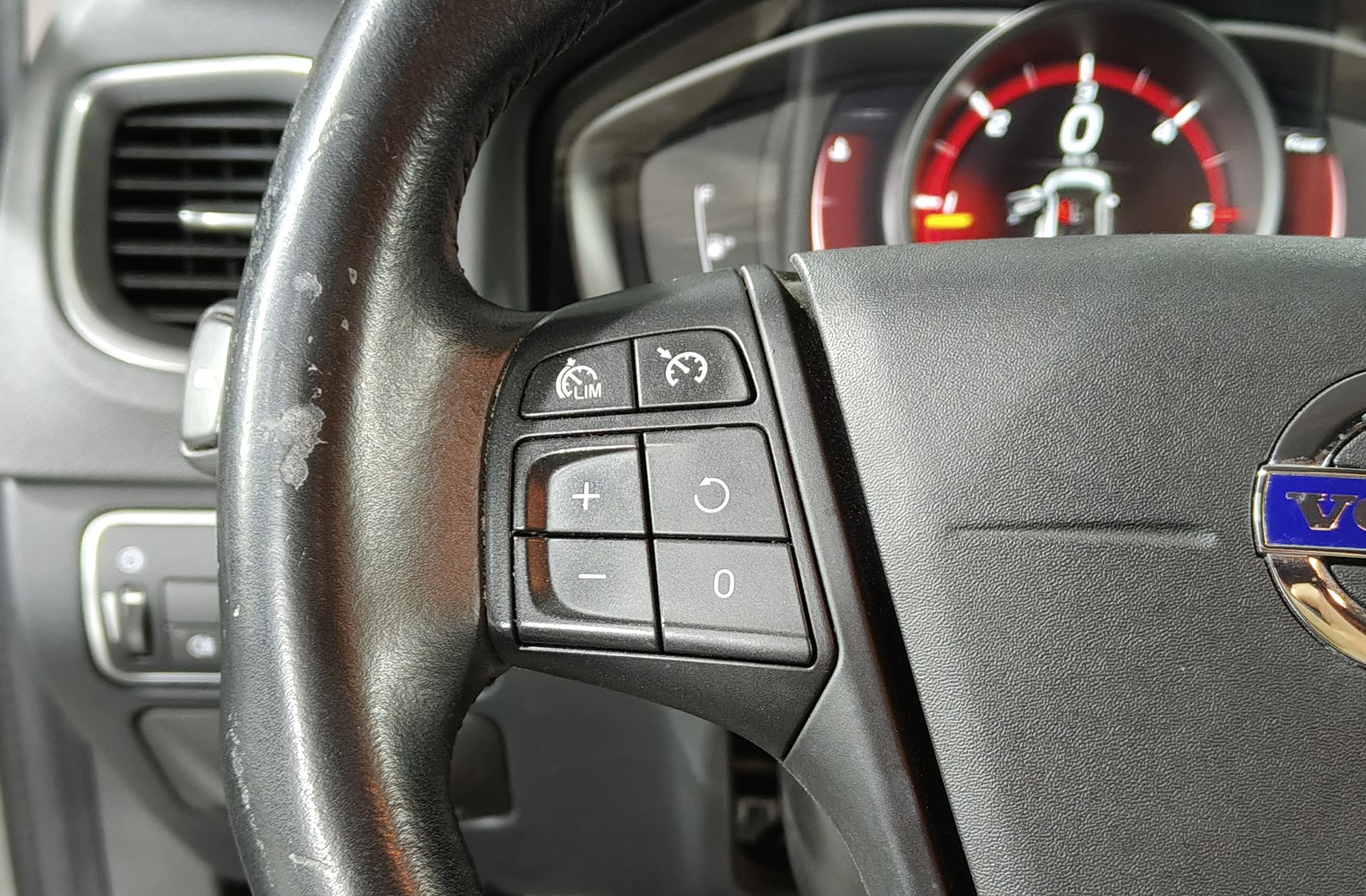 Volvo V60 Cross Country D3 Kinetic - foto 22