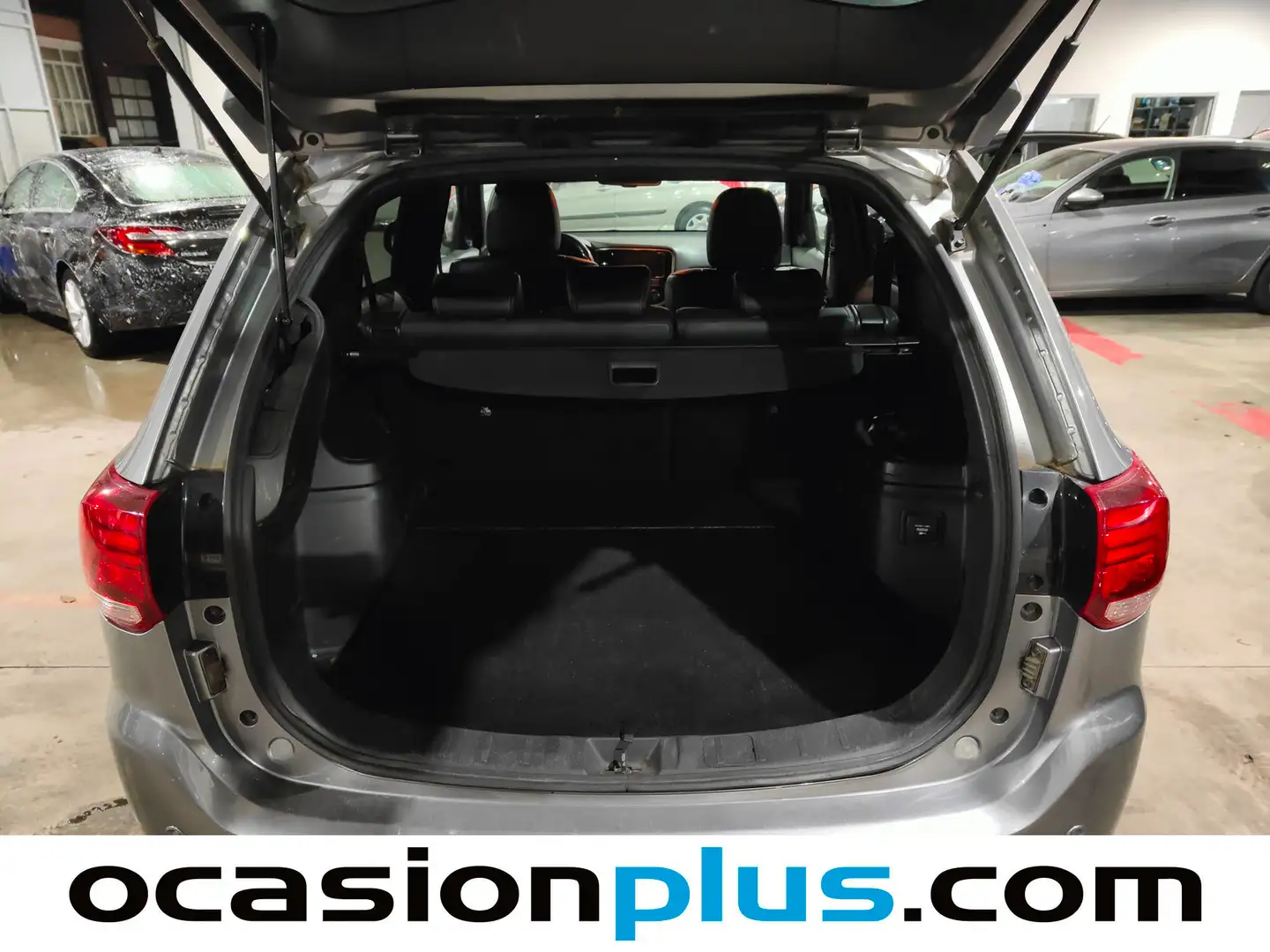Foto Mitsubishi Outlander Mitsubishi Outlander 2.4 PHEV Kaiteki+ 4WD Auto (224 CV)