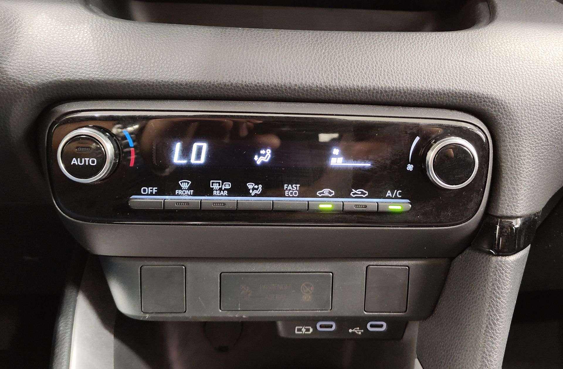 Toyota Yaris 120H Active Plus - foto 28