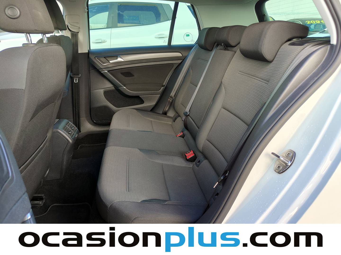 Foto asientos traseros Volkswagen Golf Volkswagen Golf Advance 1.5 TSI Evo (130 CV) DSG