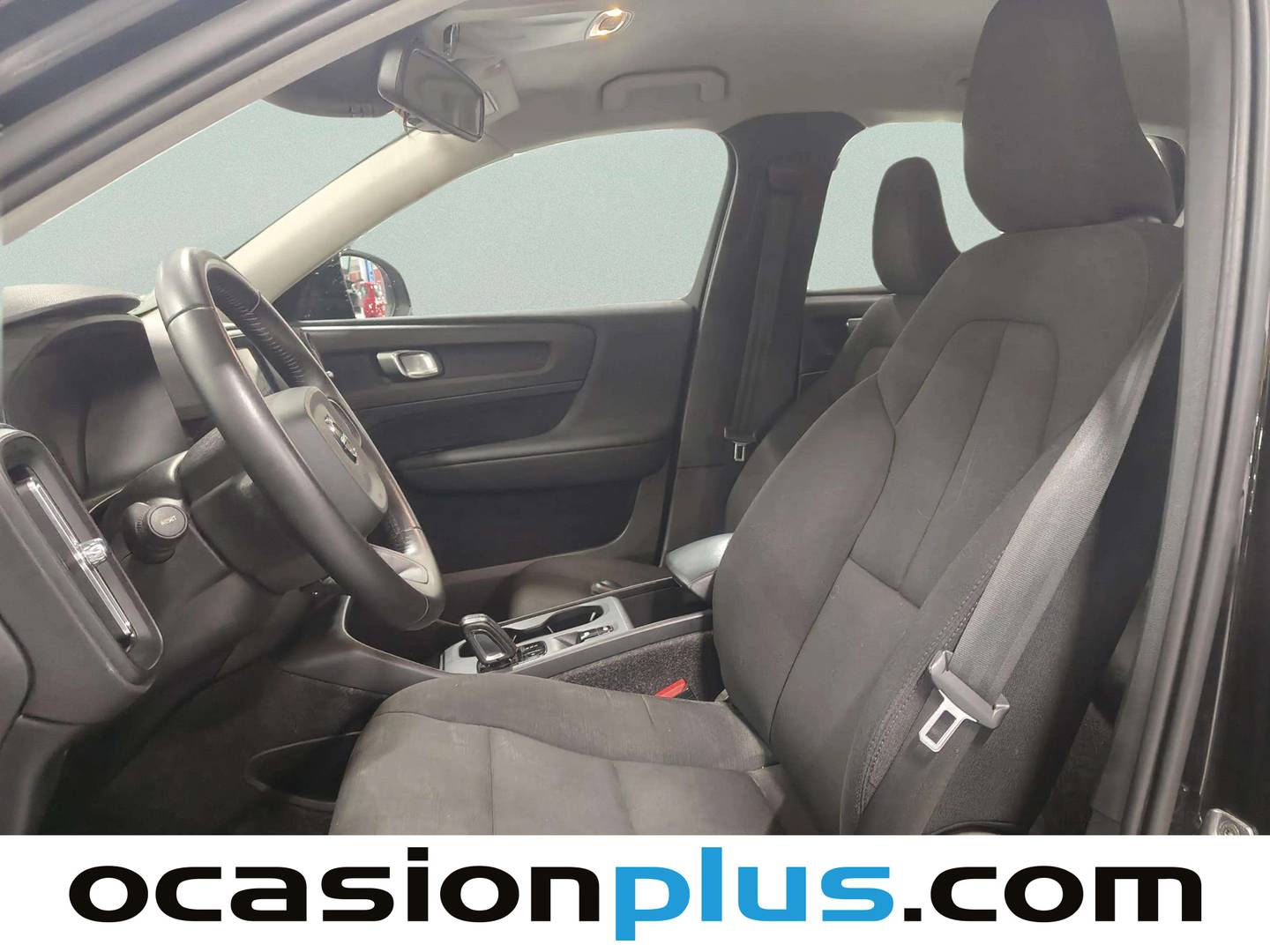 Foto Volvo XC40 Volvo XC40 T2 Momentum Core Auto (129 CV)