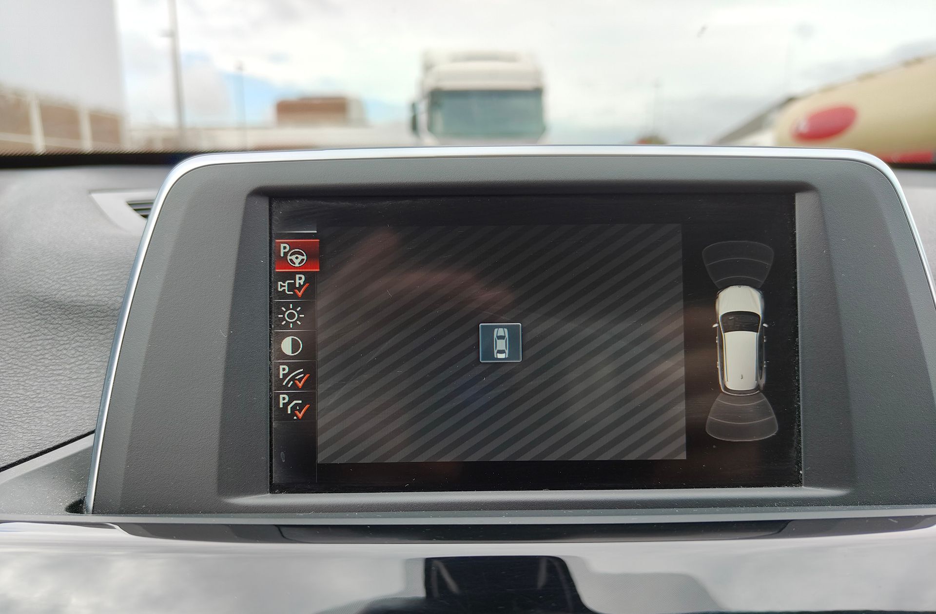 BMW X1 sDrive18d - foto 9