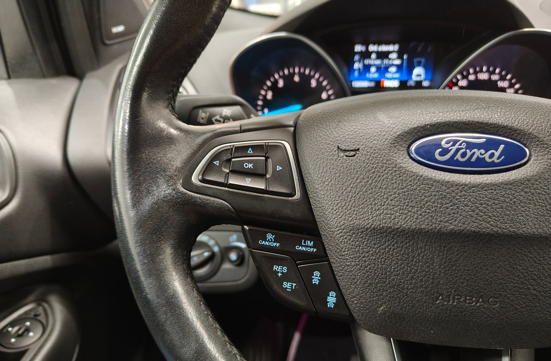 Ford Kuga 1.5 EcoBoost Trend+ 4x4 - foto 29