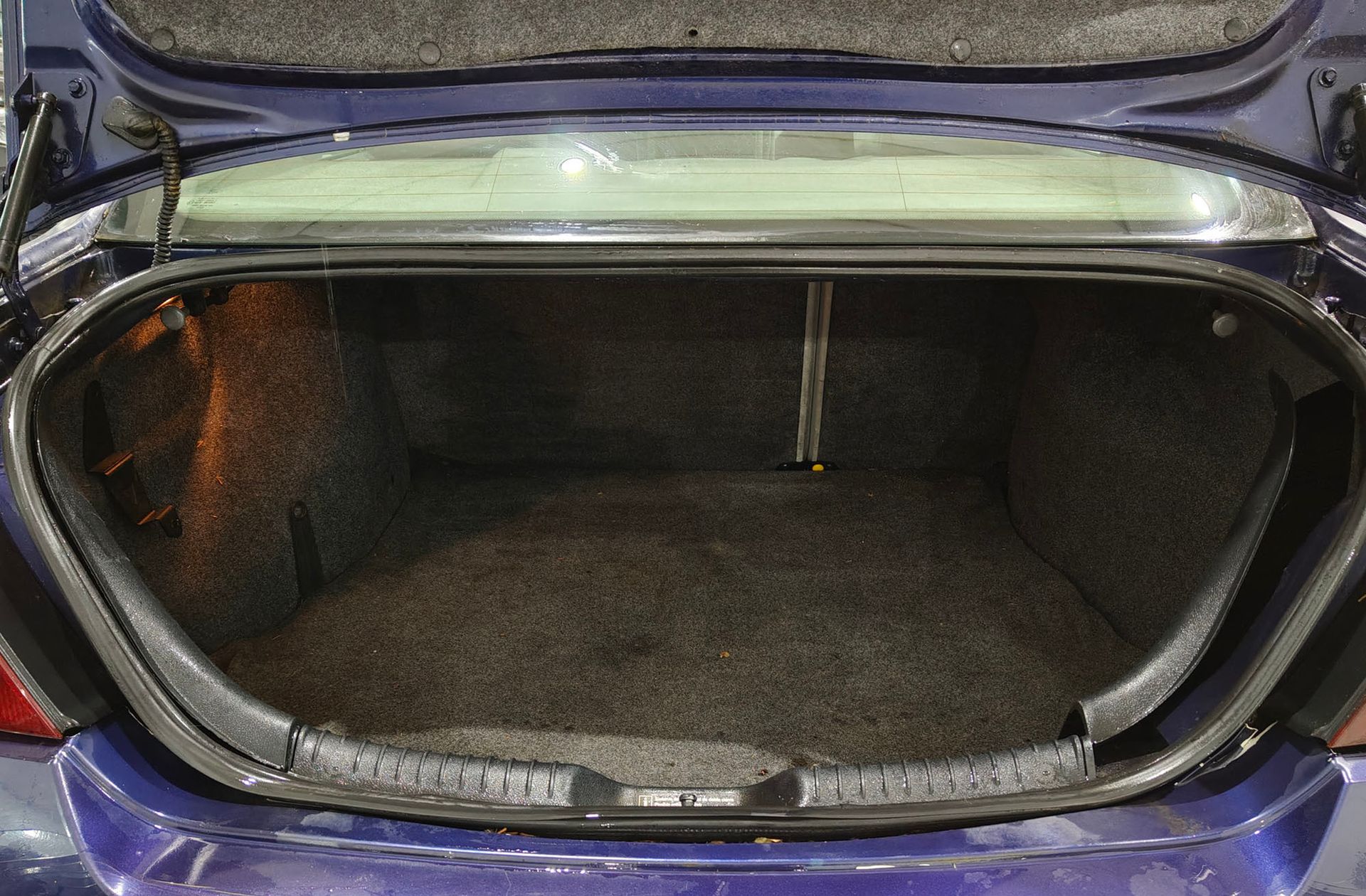 Ford Mondeo 2.0 TDdi Sedan Ghia - foto 13