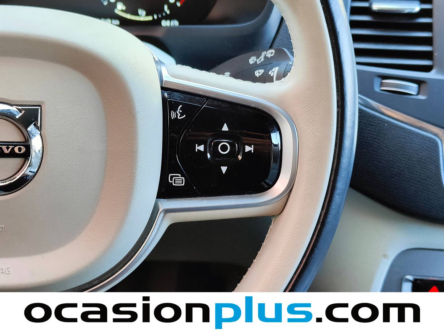 Volvo XC90 Volvo XC90 D5 Momentum B AWD Auto  (235 CV) 7 Plazas km 0