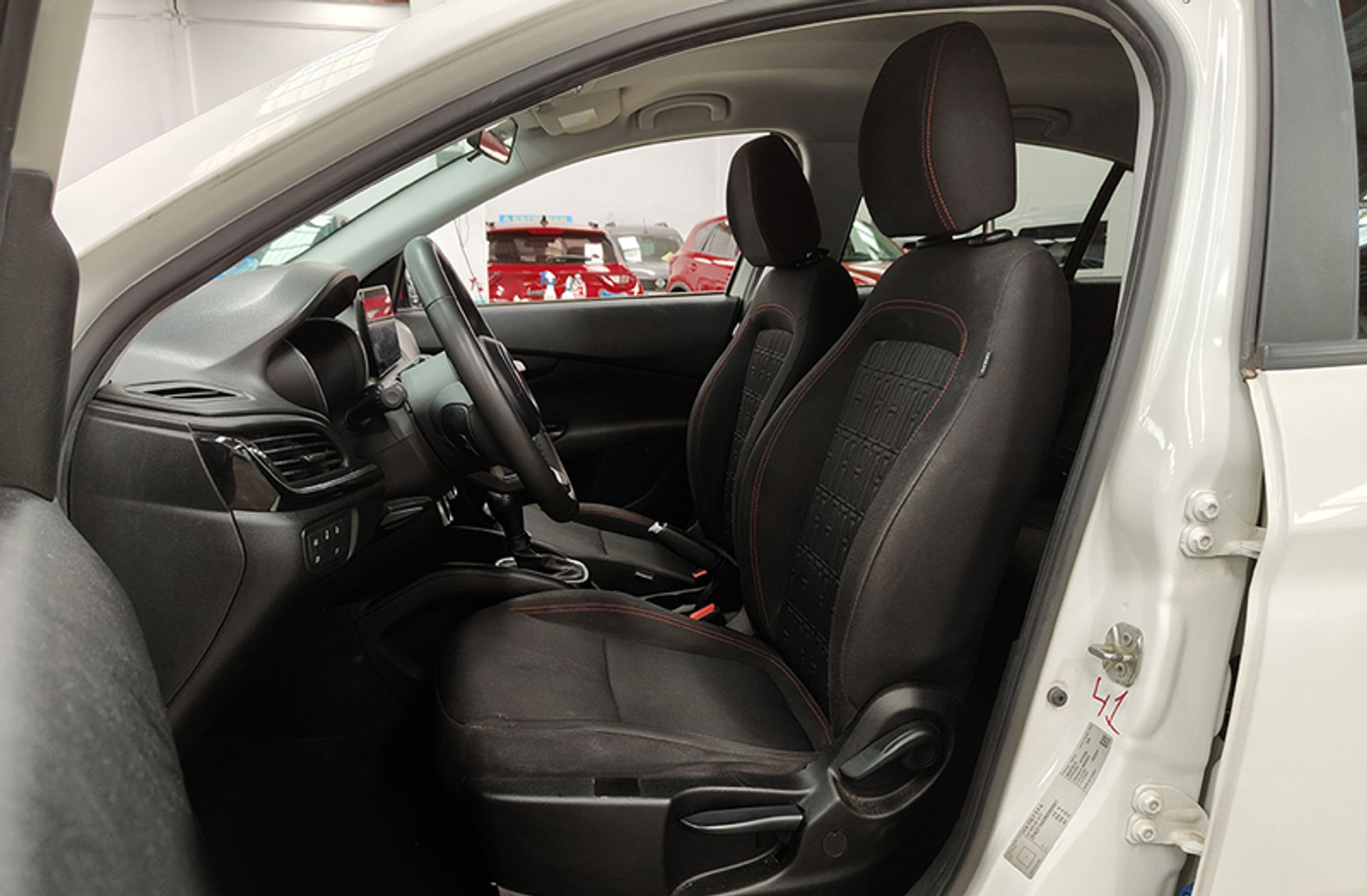 Fiat Tipo 1.5 Hybrid Red DCT - foto 9