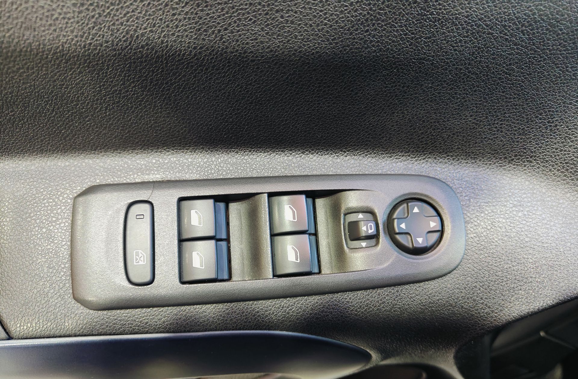Peugeot Rifter BlueHDi 130 Allure Standard 7 plazas - foto 35